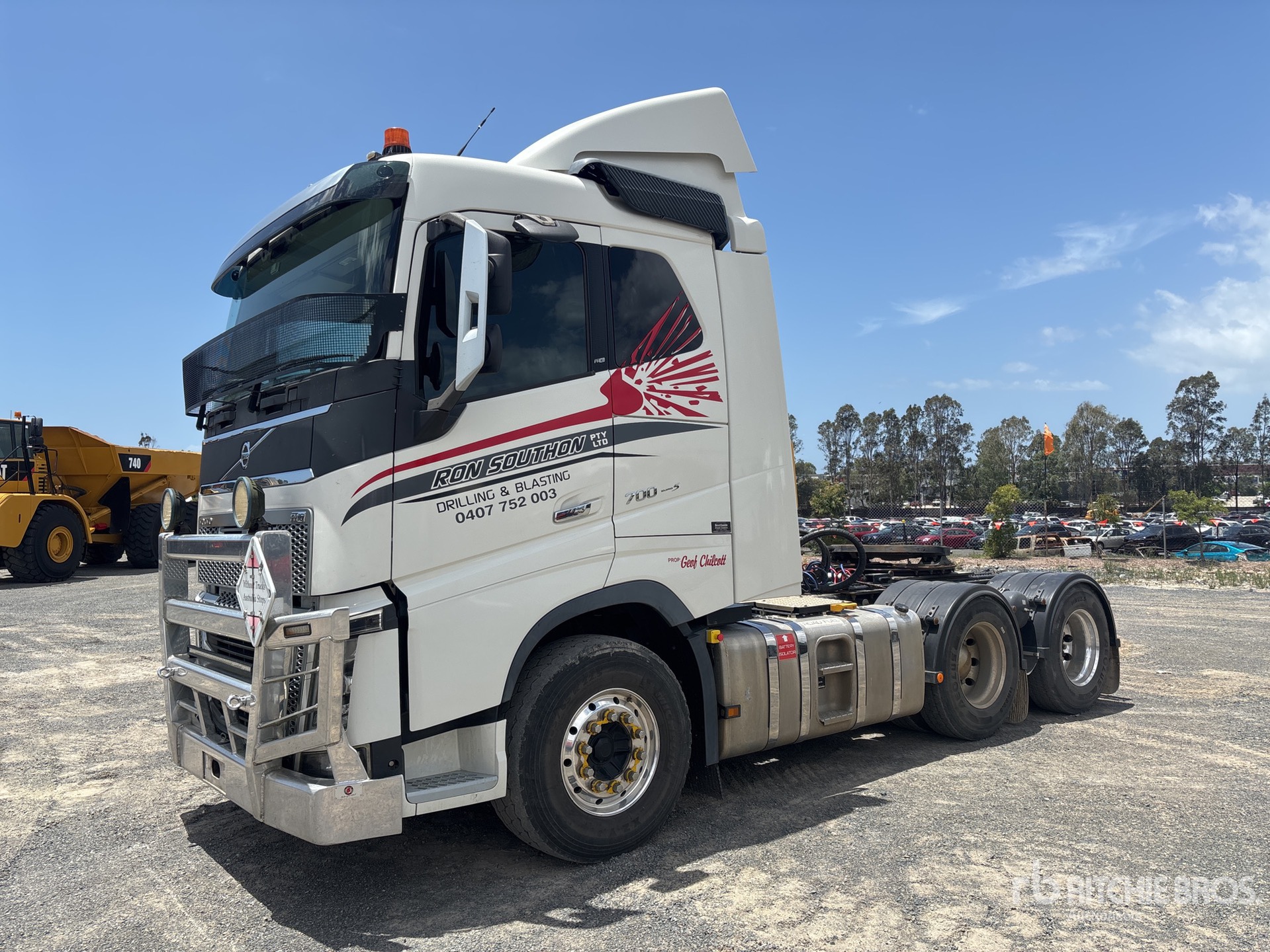 General Appearance with Picture, Right Front Corner