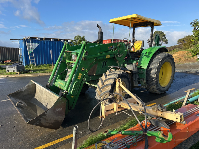 2021 John Deere 6110M 4WD Tractor