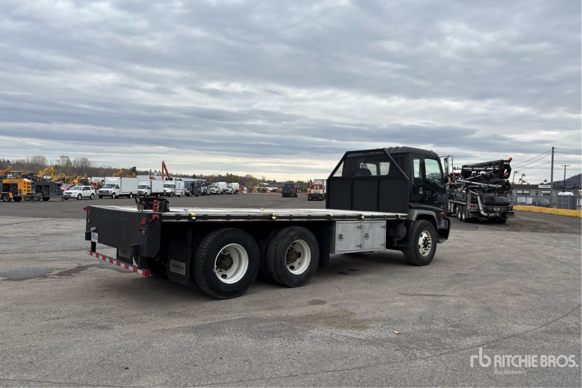 General Appearance with Imagen: esquina trasera derecha