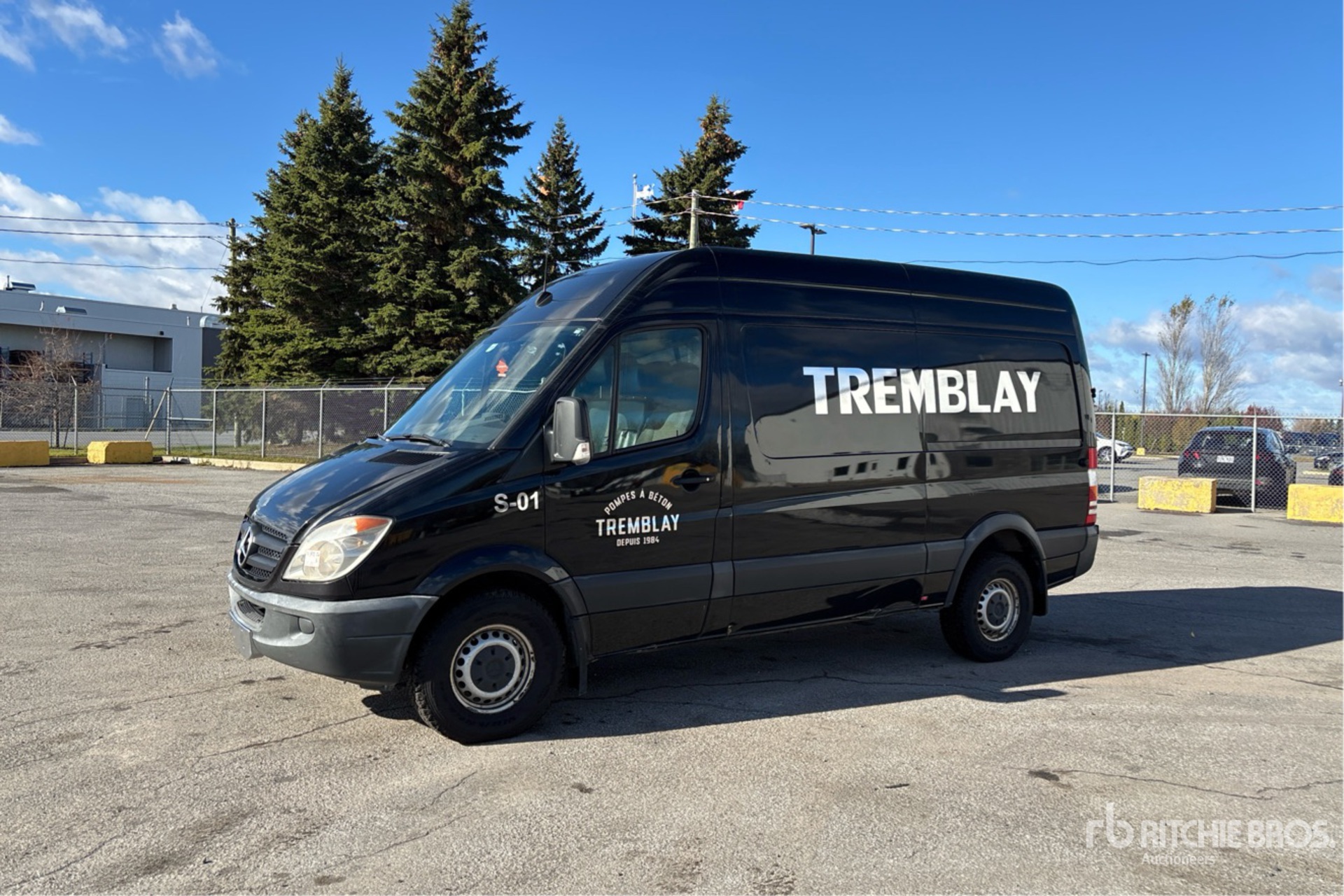 General Appearance with Image, coin avant gauche