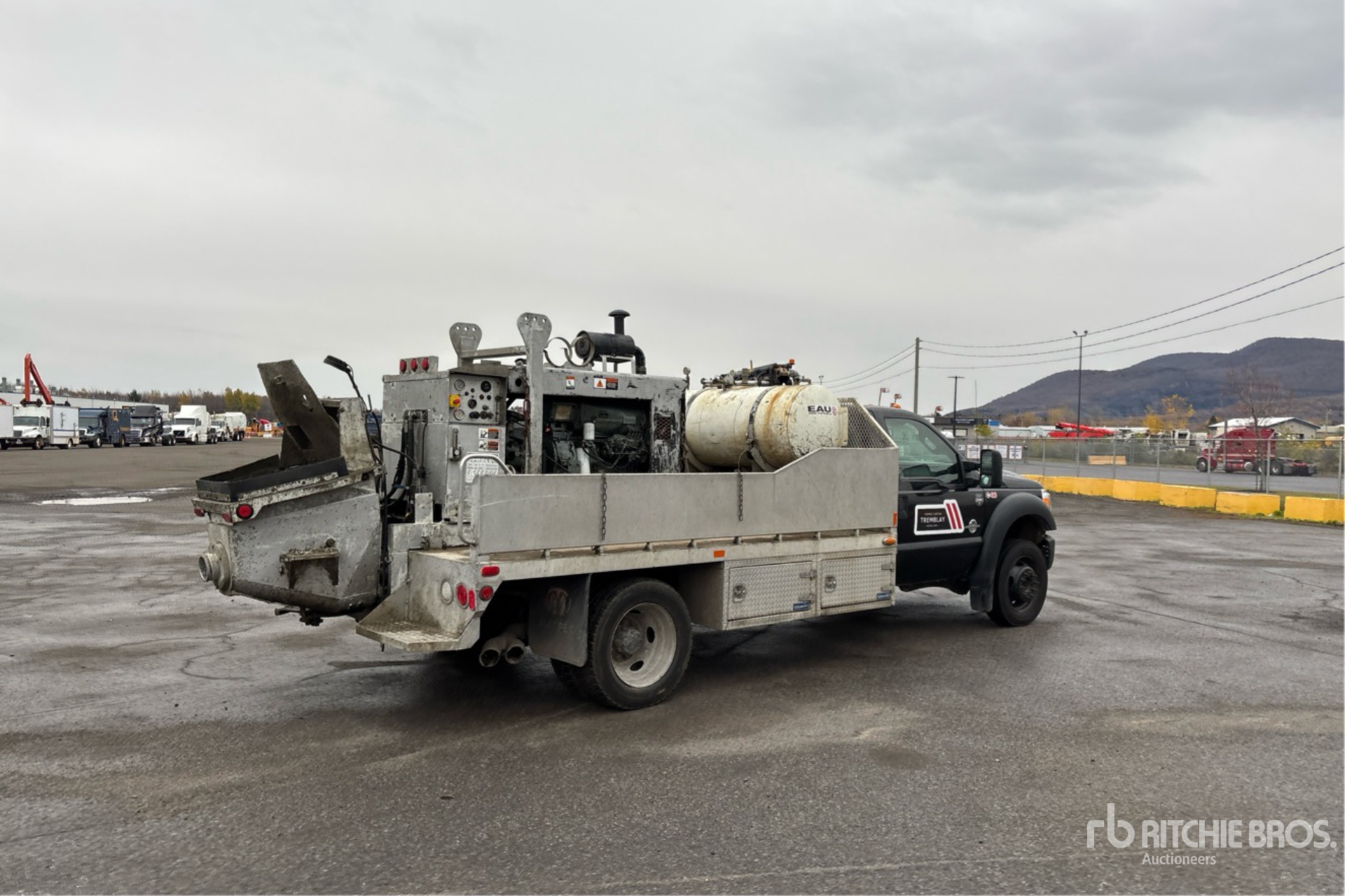 General Appearance with Picture, Right Rear Corner