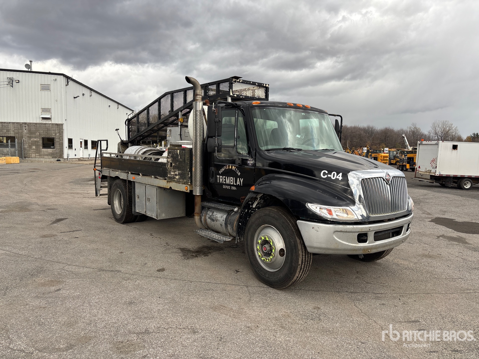 General Appearance with Picture, Right Front Corner