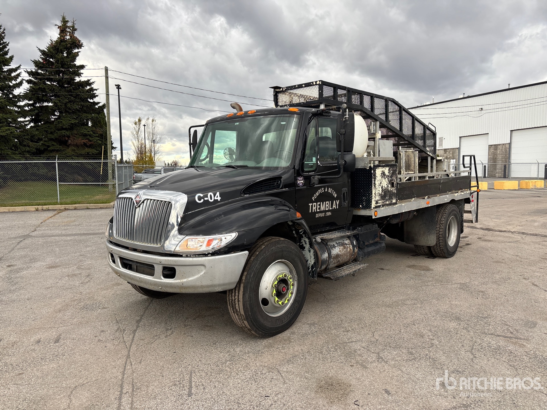 General Appearance with Picture, Left Front Corner