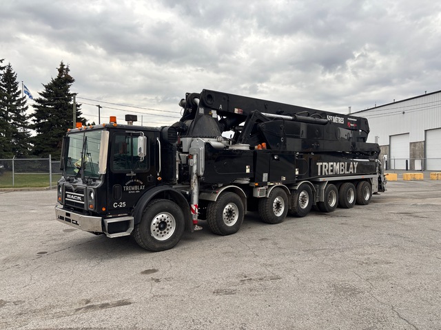 2011 Putzmeister BSFS52.16H 52 m on 2009 Mack MRU613 14x6 Concrete Pump Truck