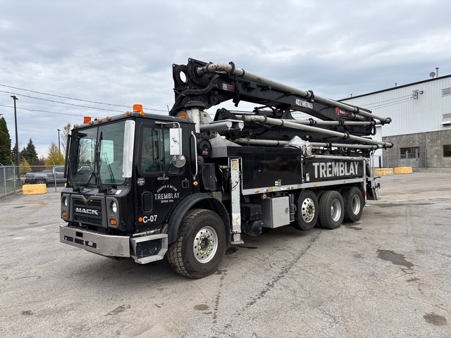 2009 Putzmeister BSF40Z.16H 40 m on 2008 Mack MRU613 8x4 Twin-Steer Concrete Pump Truck