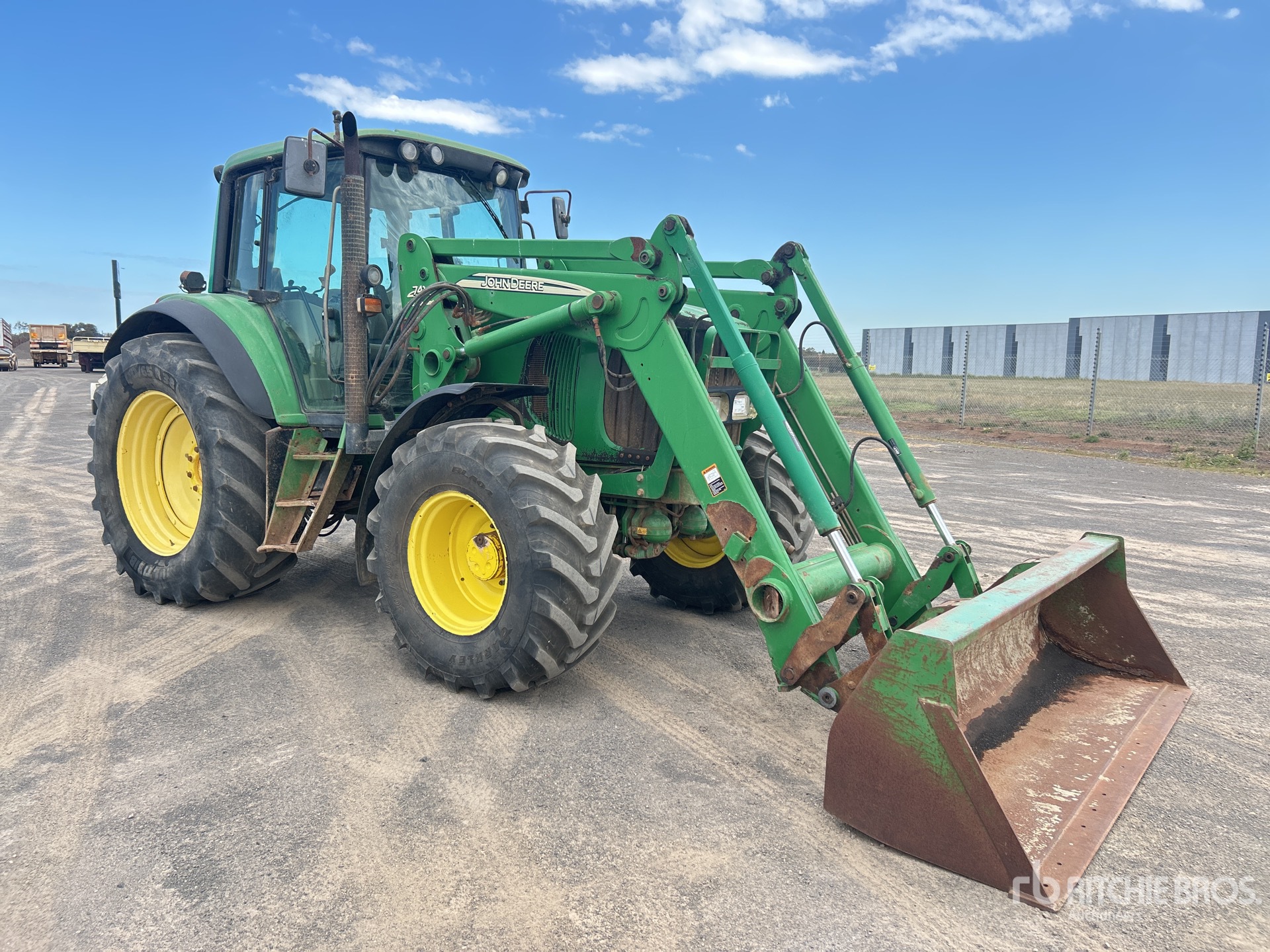 General Appearance with Picture, Right Front Corner