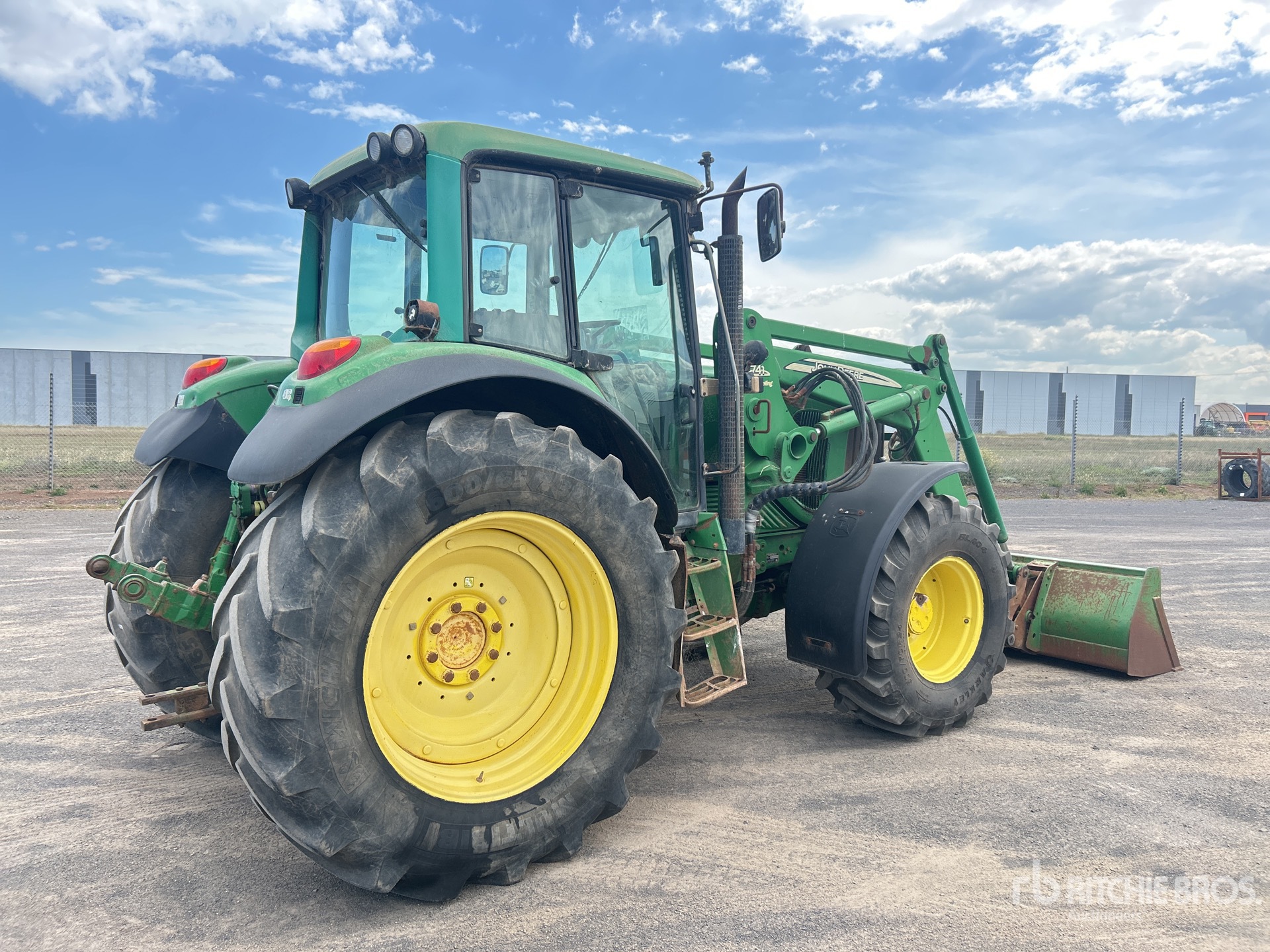 General Appearance with Picture, Right Rear Corner