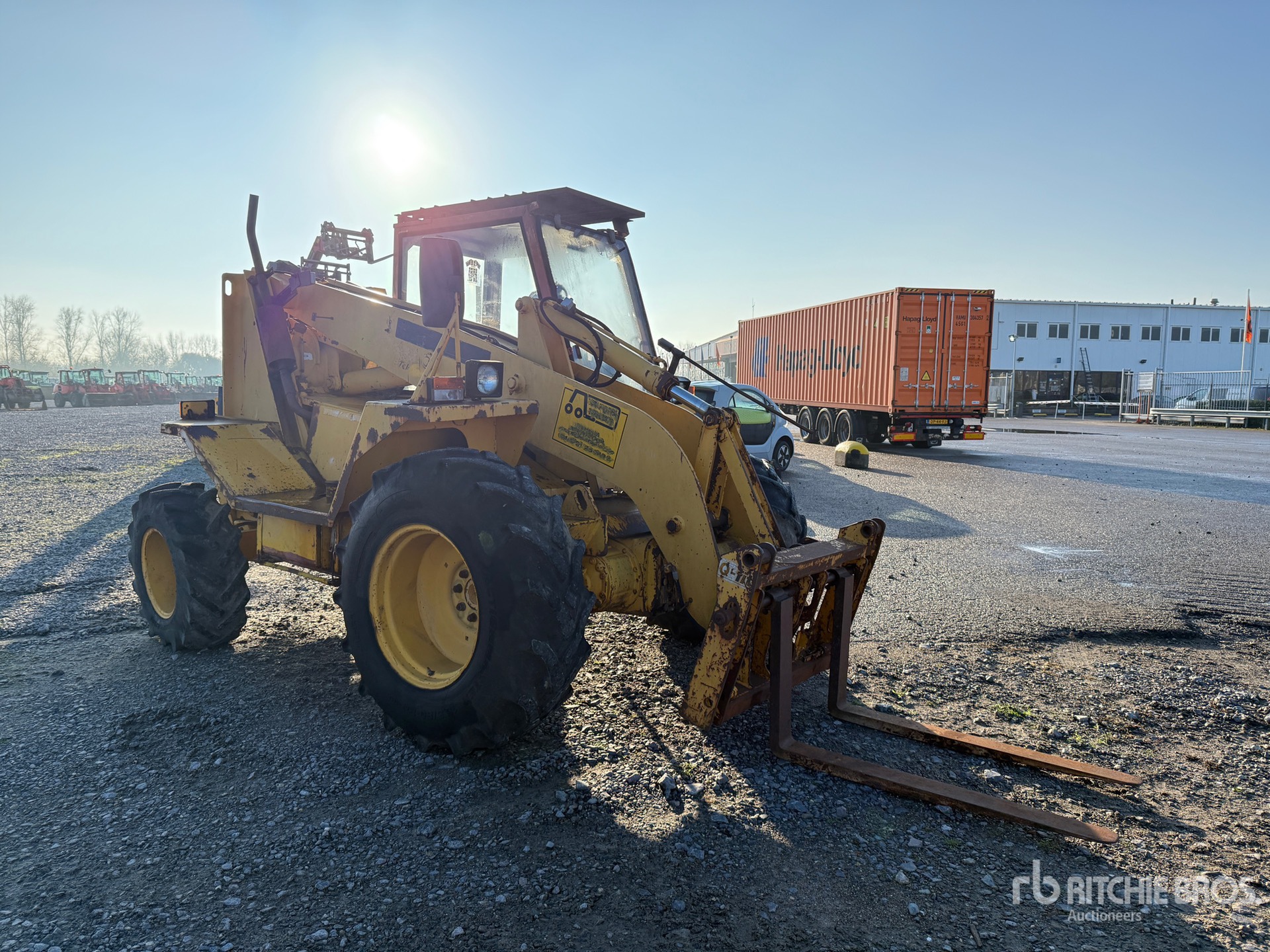 General Appearance with Picture, Right Front Corner