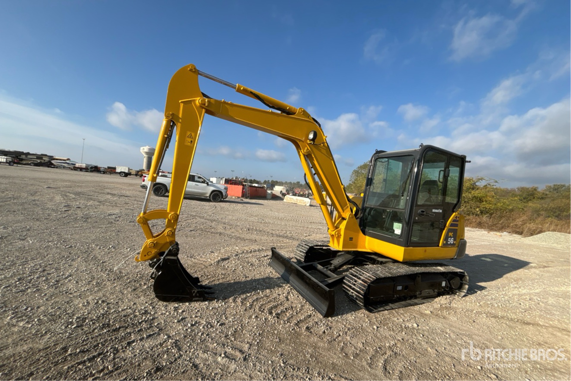 General Appearance with Picture, Left Front Corner