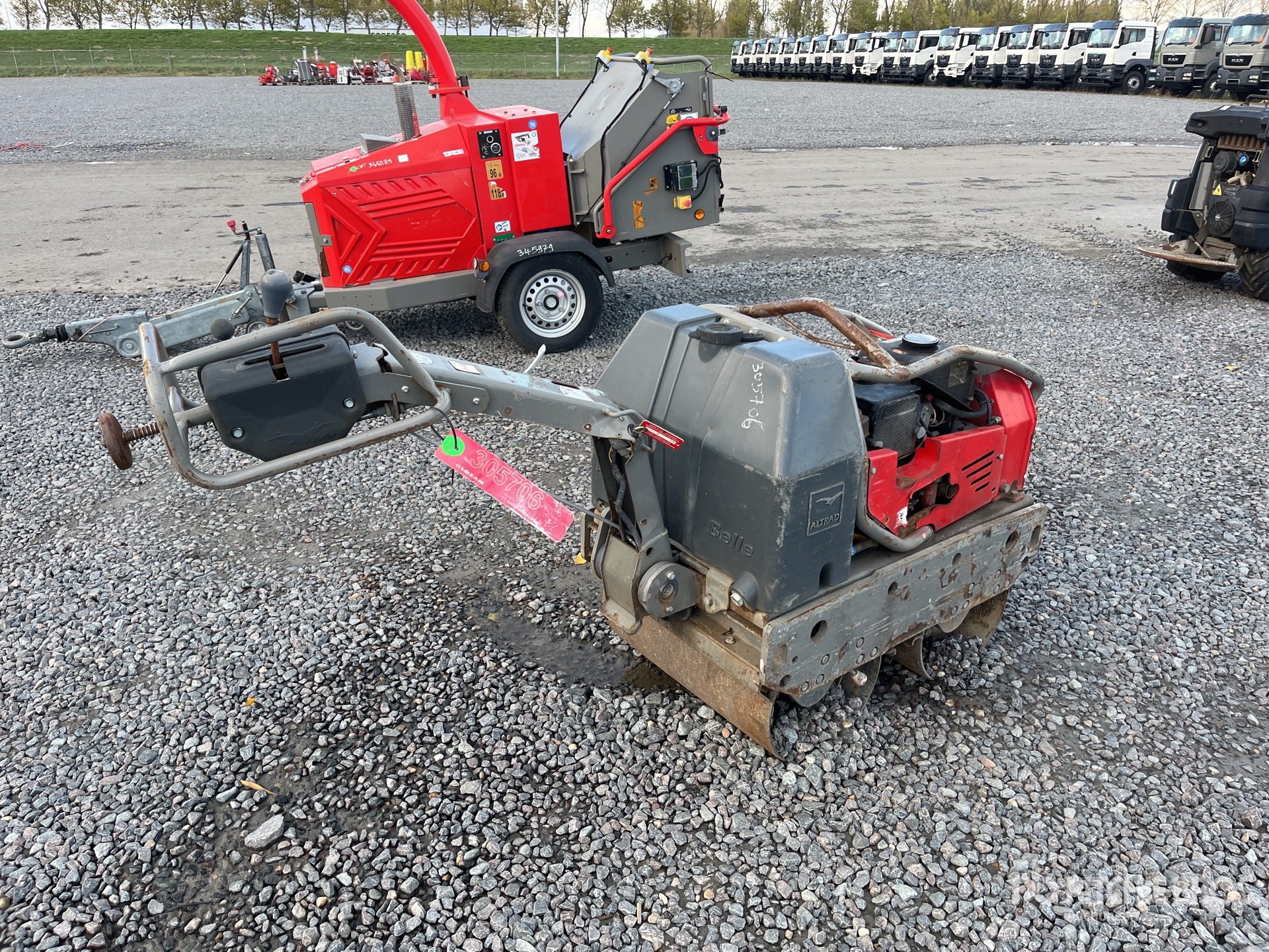 General Appearance with Picture, Right Rear Corner
