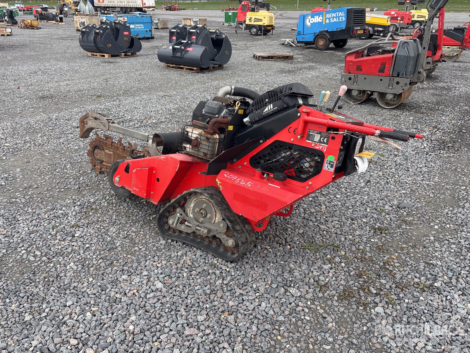 General Appearance with Picture, Right Front Corner