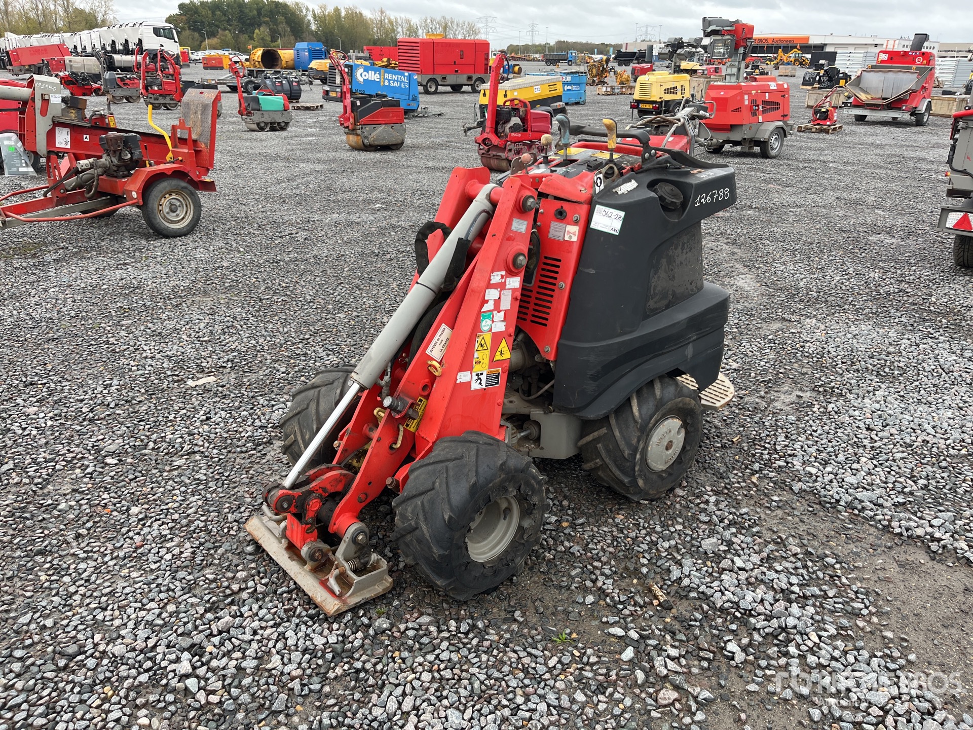 General Appearance with Picture, Left Front Corner