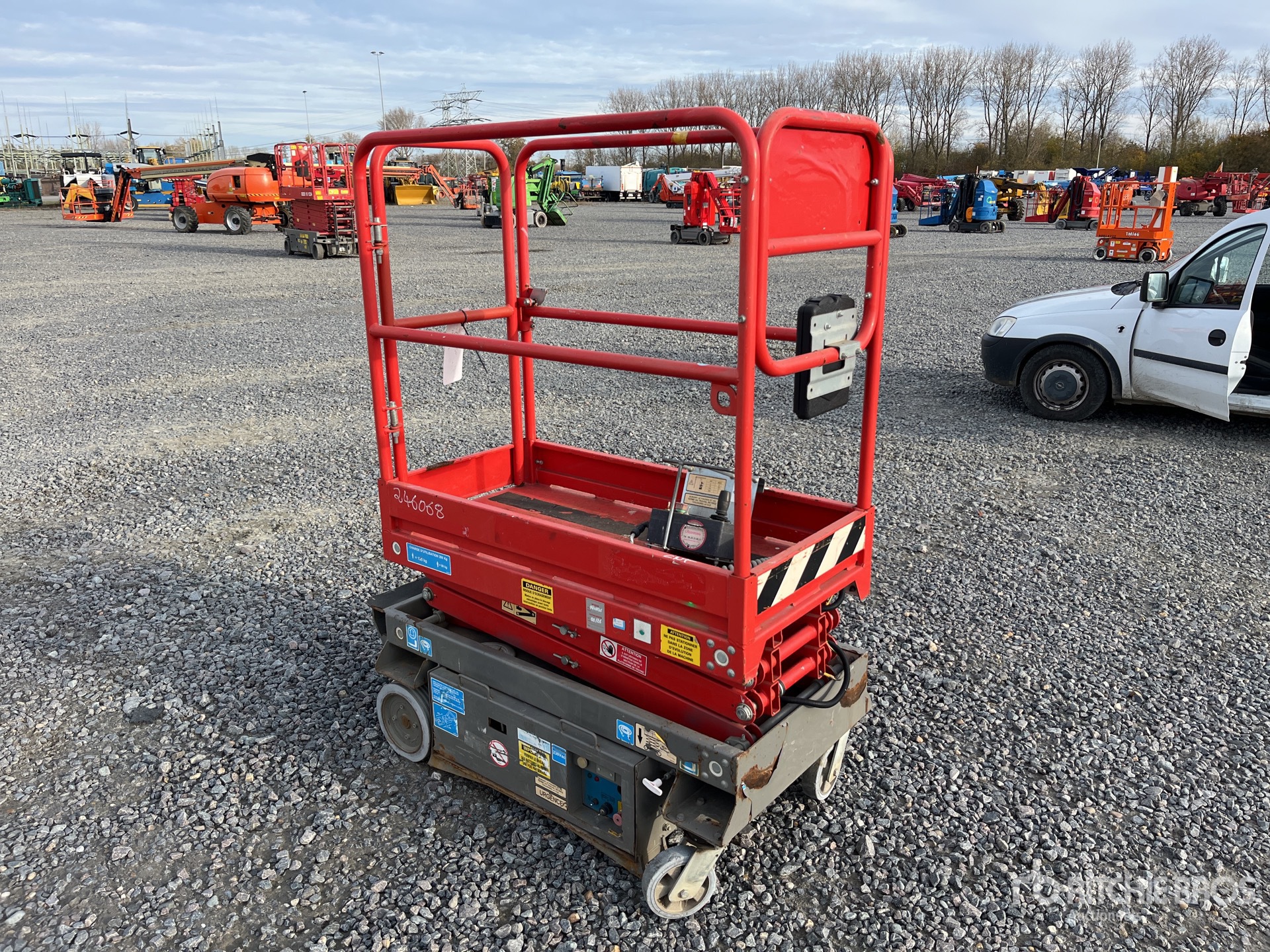 General Appearance with Picture, Right Front Corner