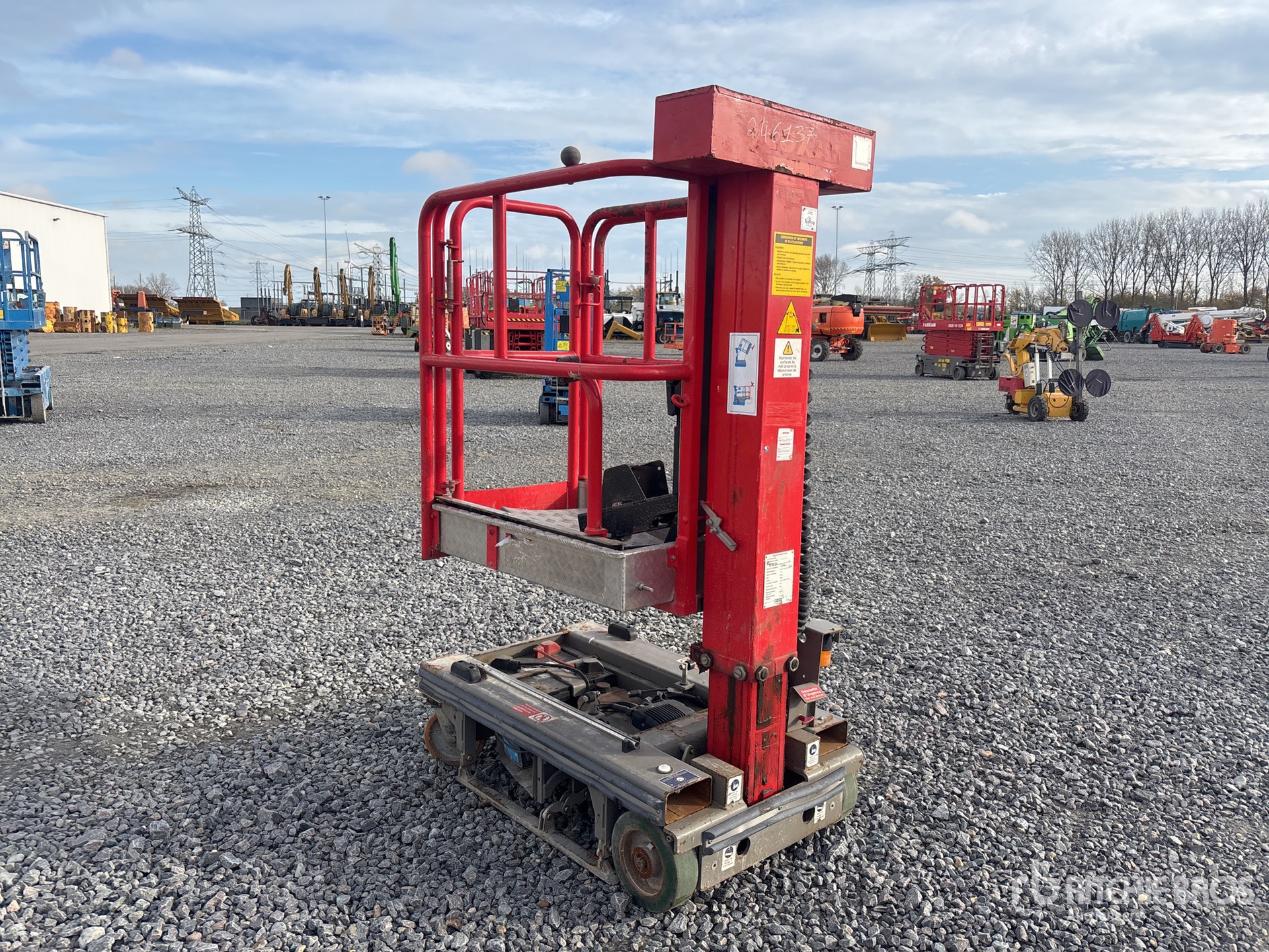 General Appearance with Picture, Right Front Corner