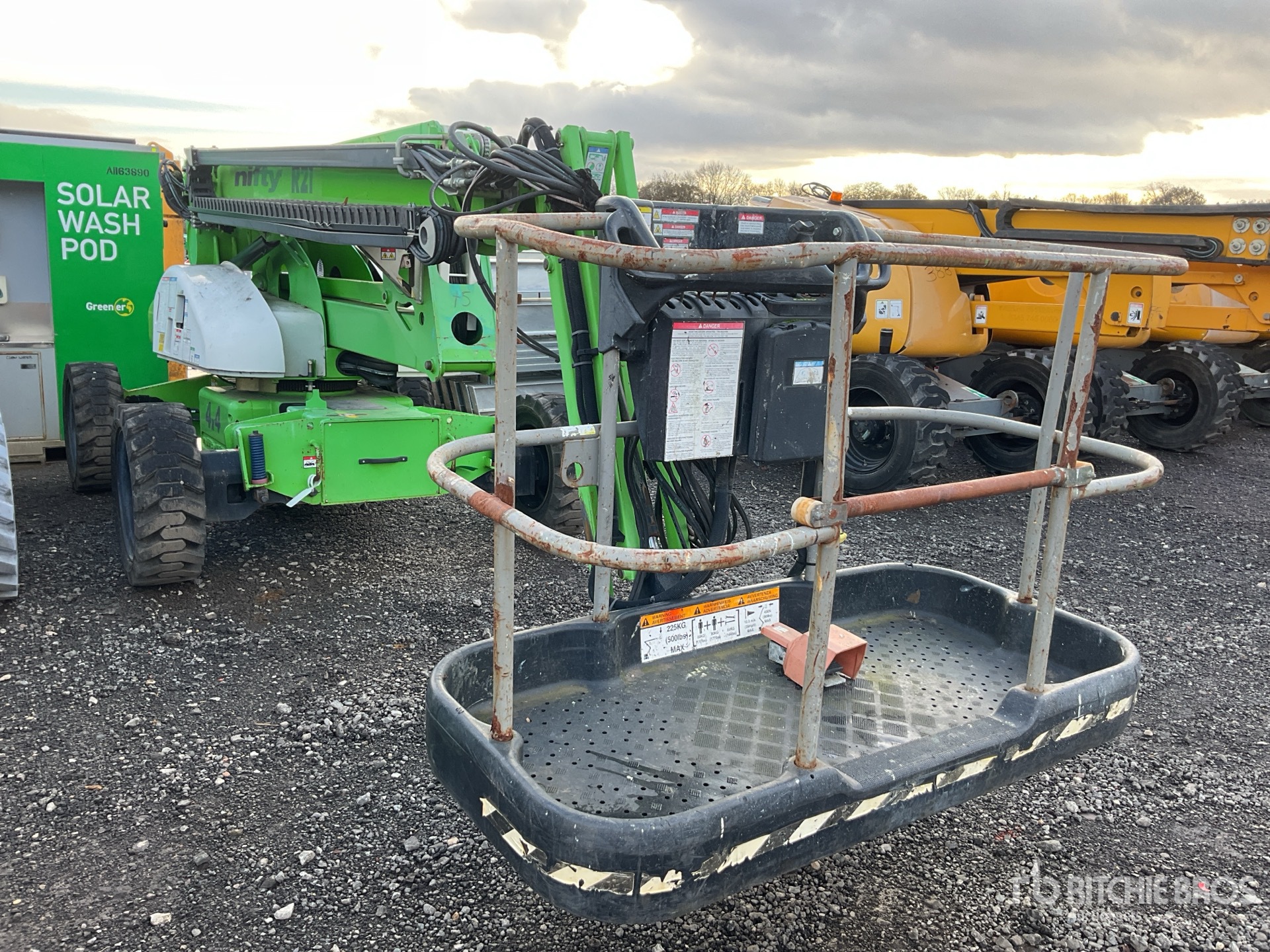 General Appearance with Picture, Right Front Corner