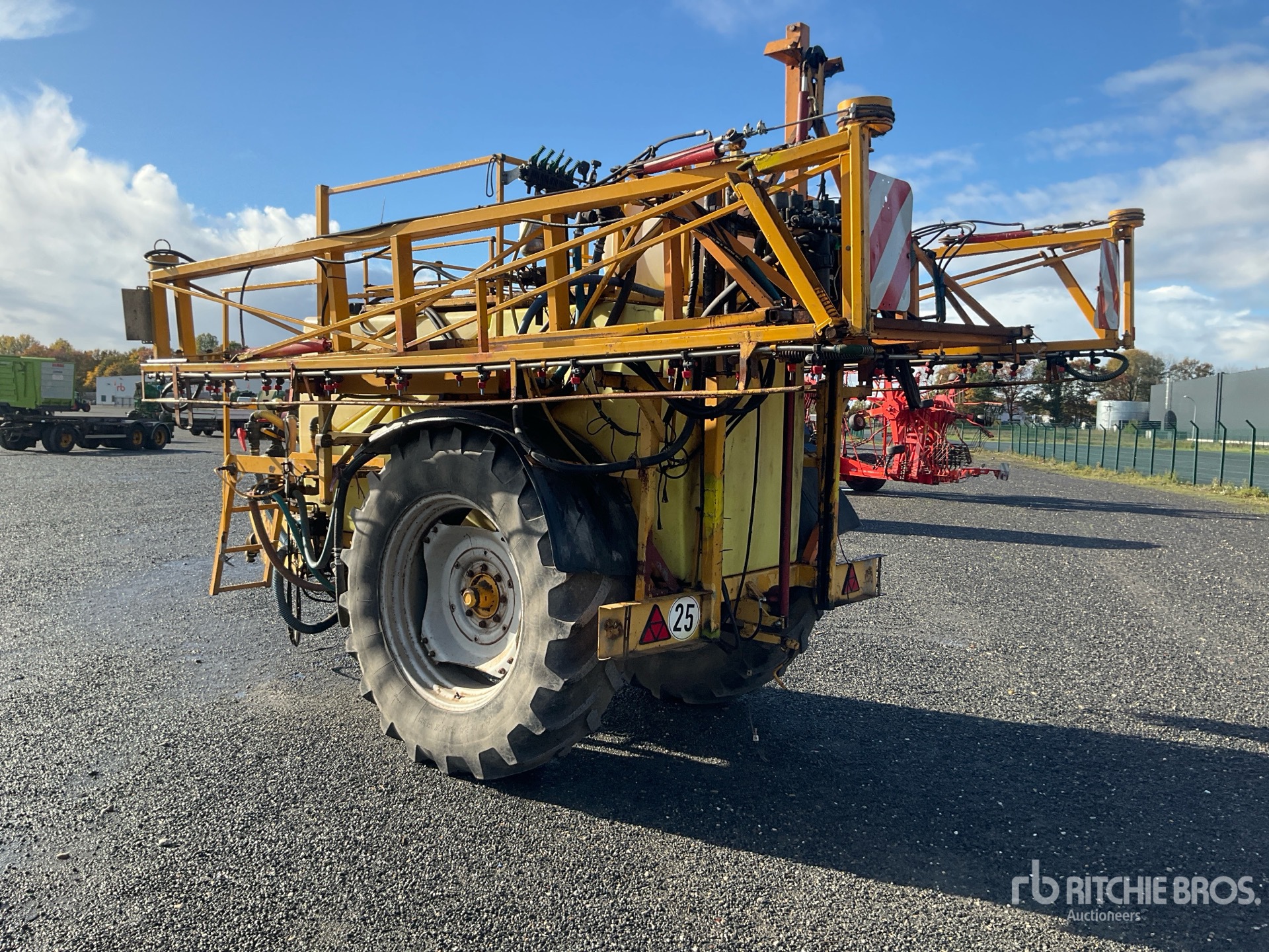 General Appearance with Bild, Ecke hinten links