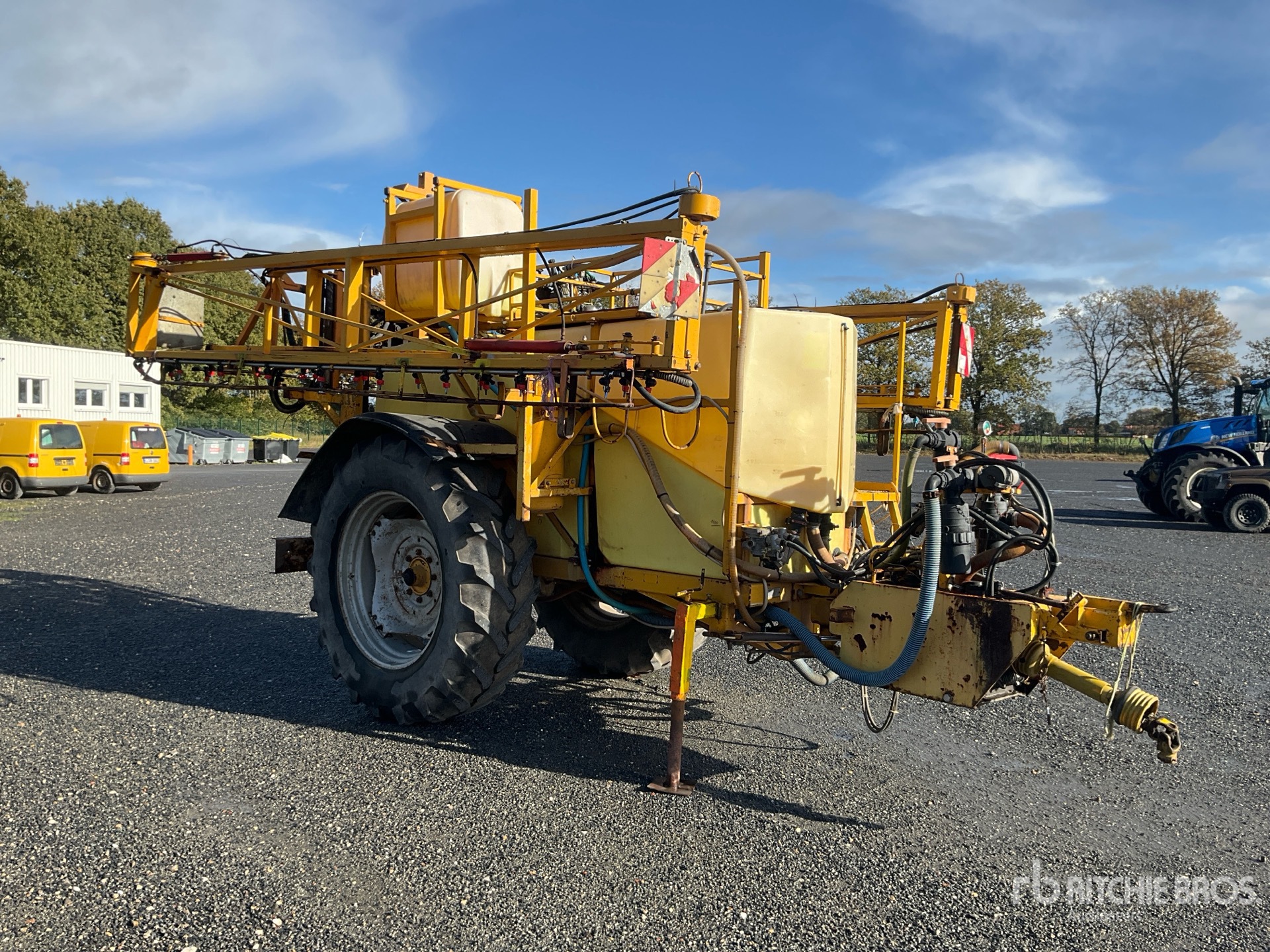 General Appearance with Bild, Ecke vorne rechts