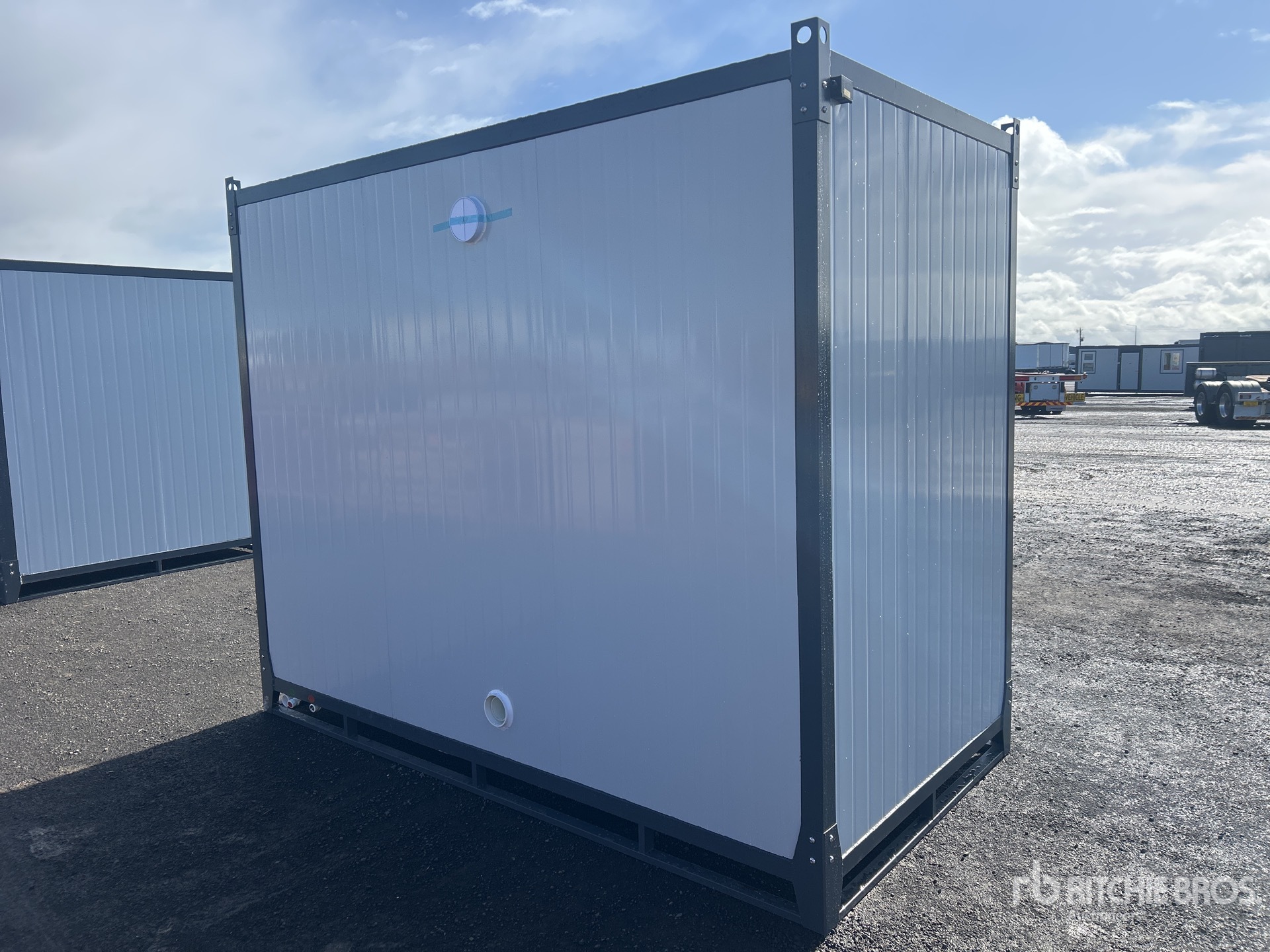 General Appearance with Image, coin arrière droit