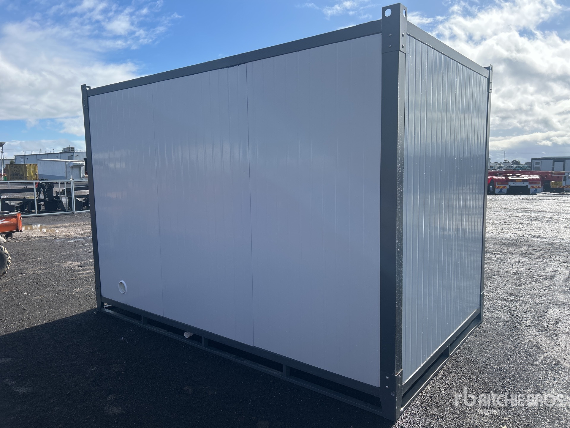 General Appearance with Picture, Right Rear Corner