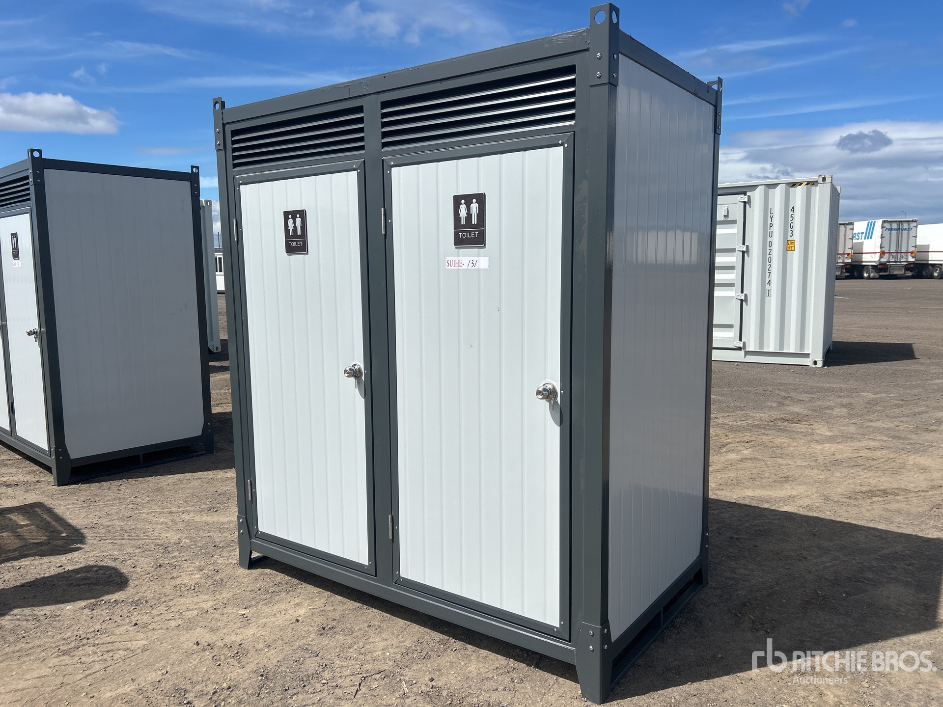 General Appearance with Foto, angolo anteriore sinistro