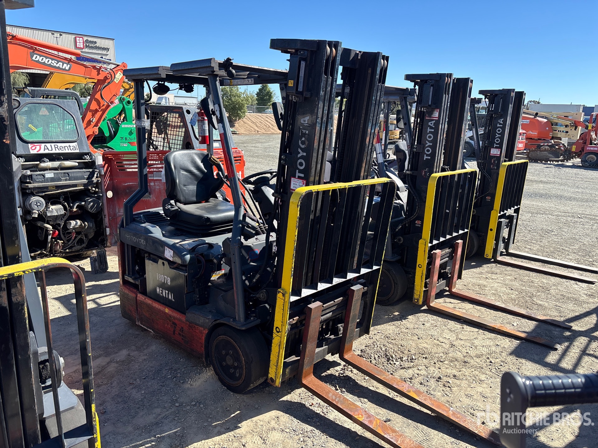 General Appearance with Picture, Right Front Corner