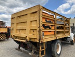 Flatbed with Liftgate
