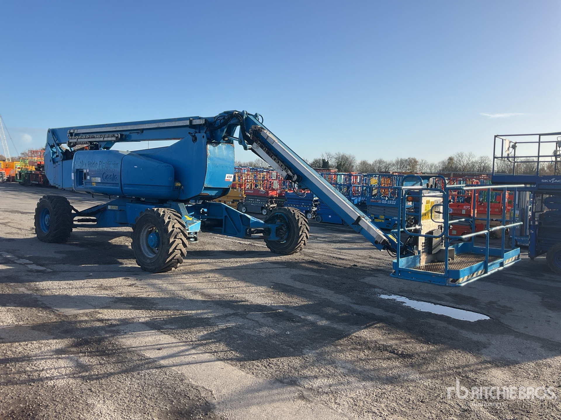 General Appearance with Bild, Ecke vorne rechts