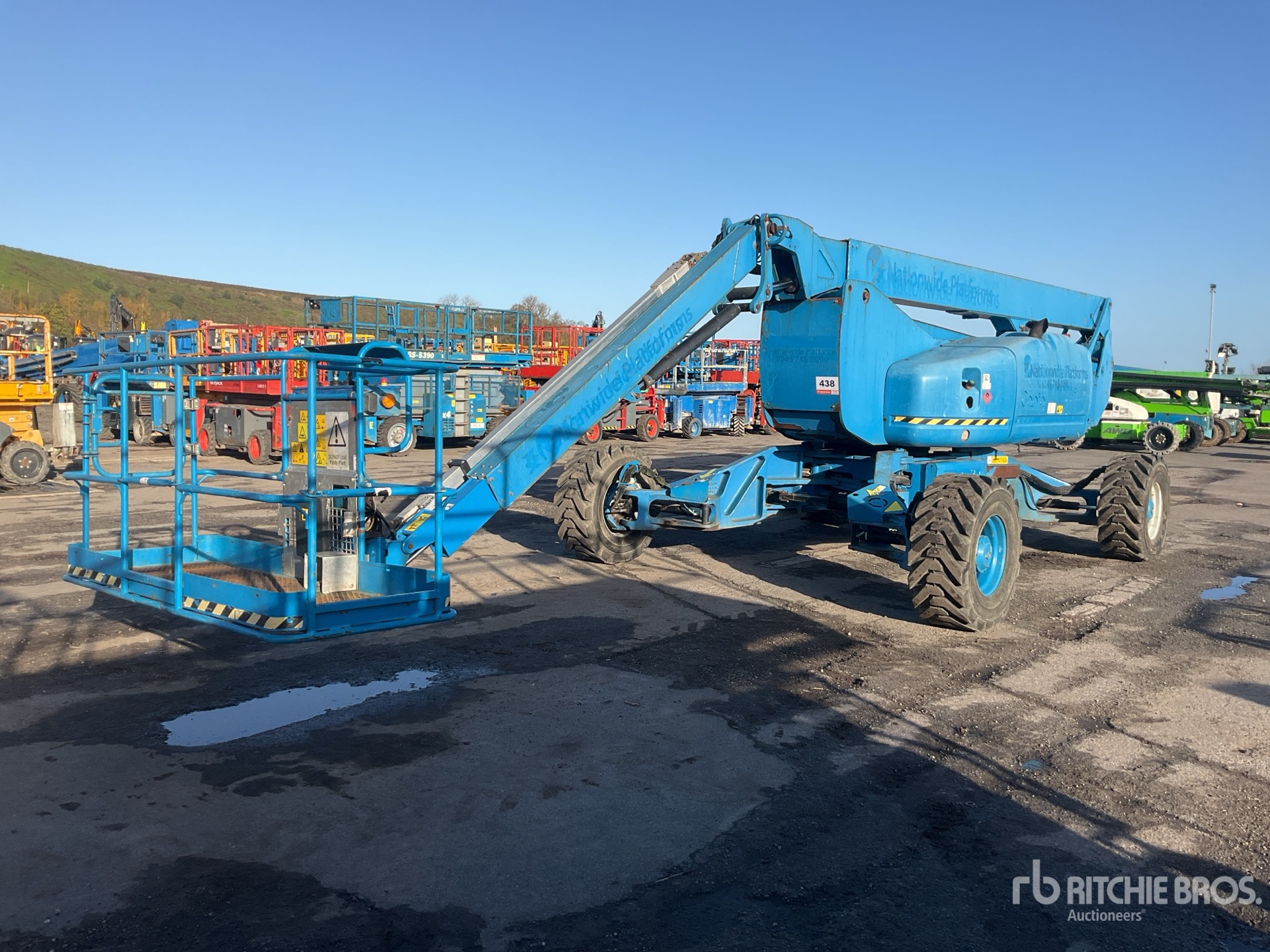 General Appearance with Bild, Ecke vorne links