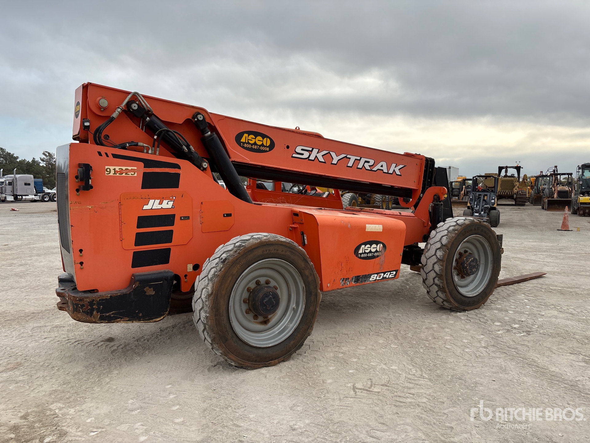 General Appearance with Picture, Right Rear Corner