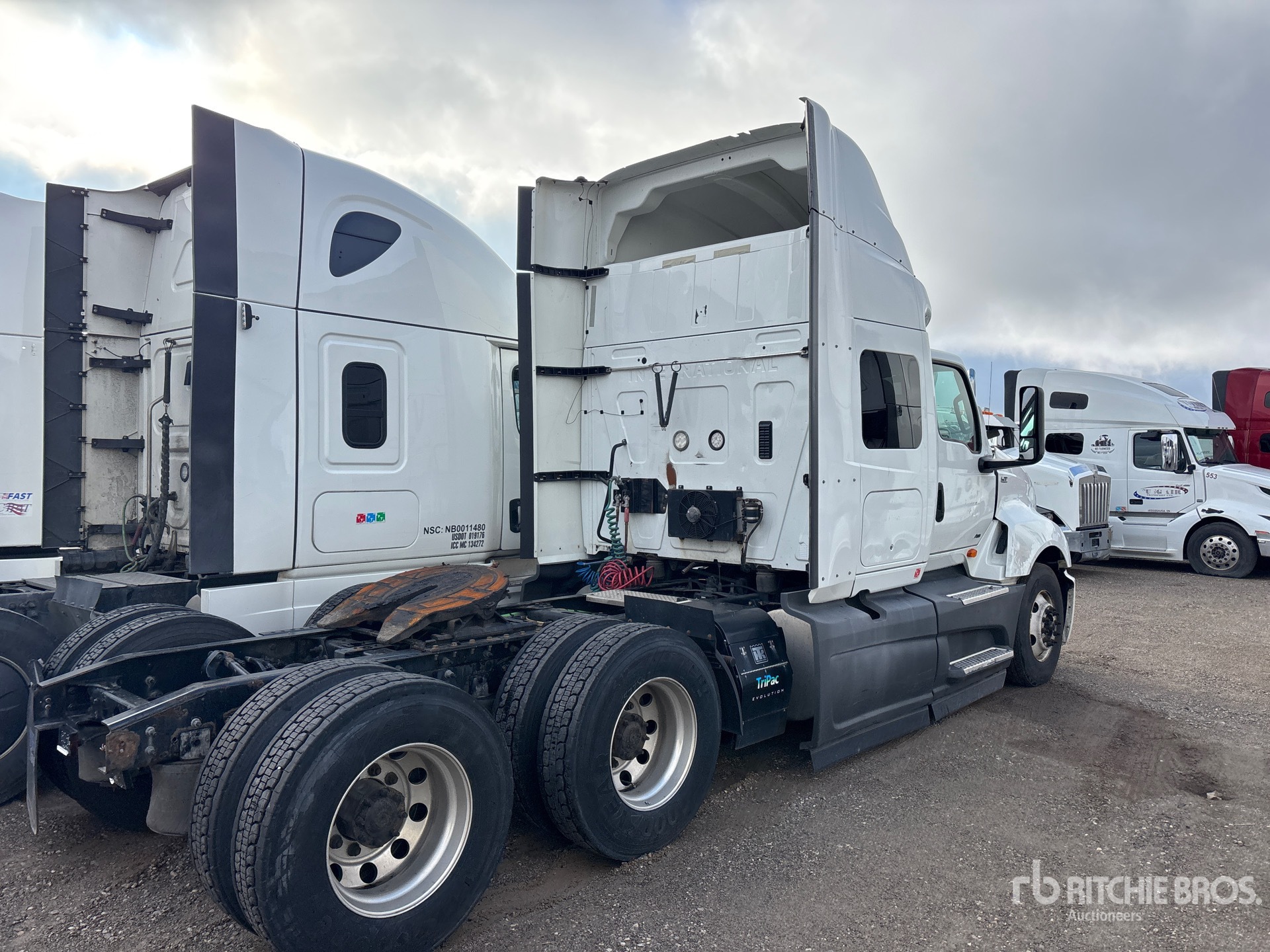 General Appearance with Bild, Ecke hinten rechts