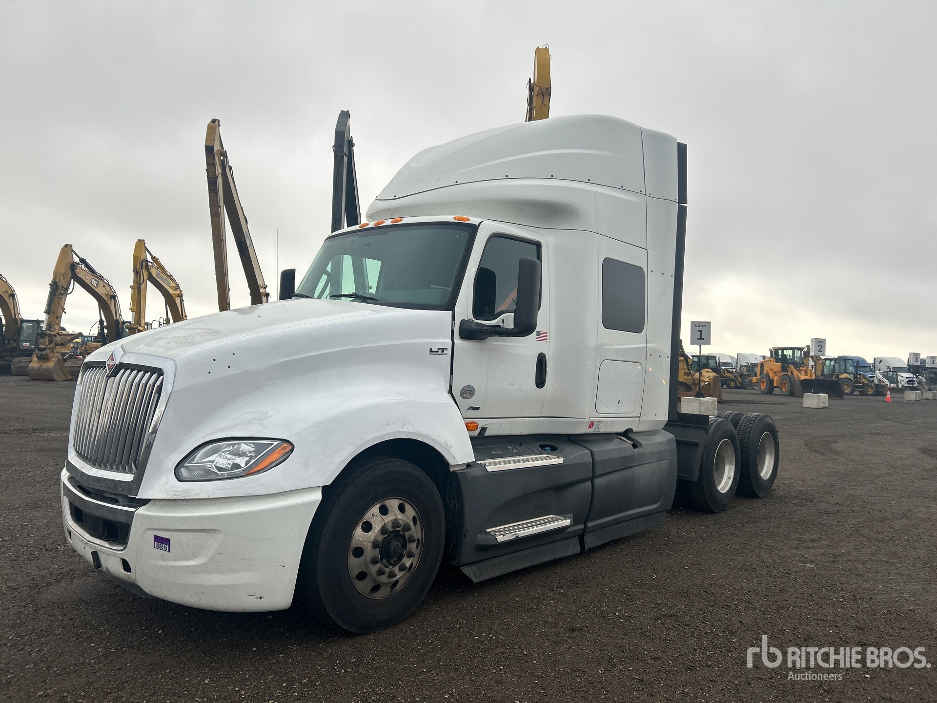 General Appearance with Bild, Ecke vorne links