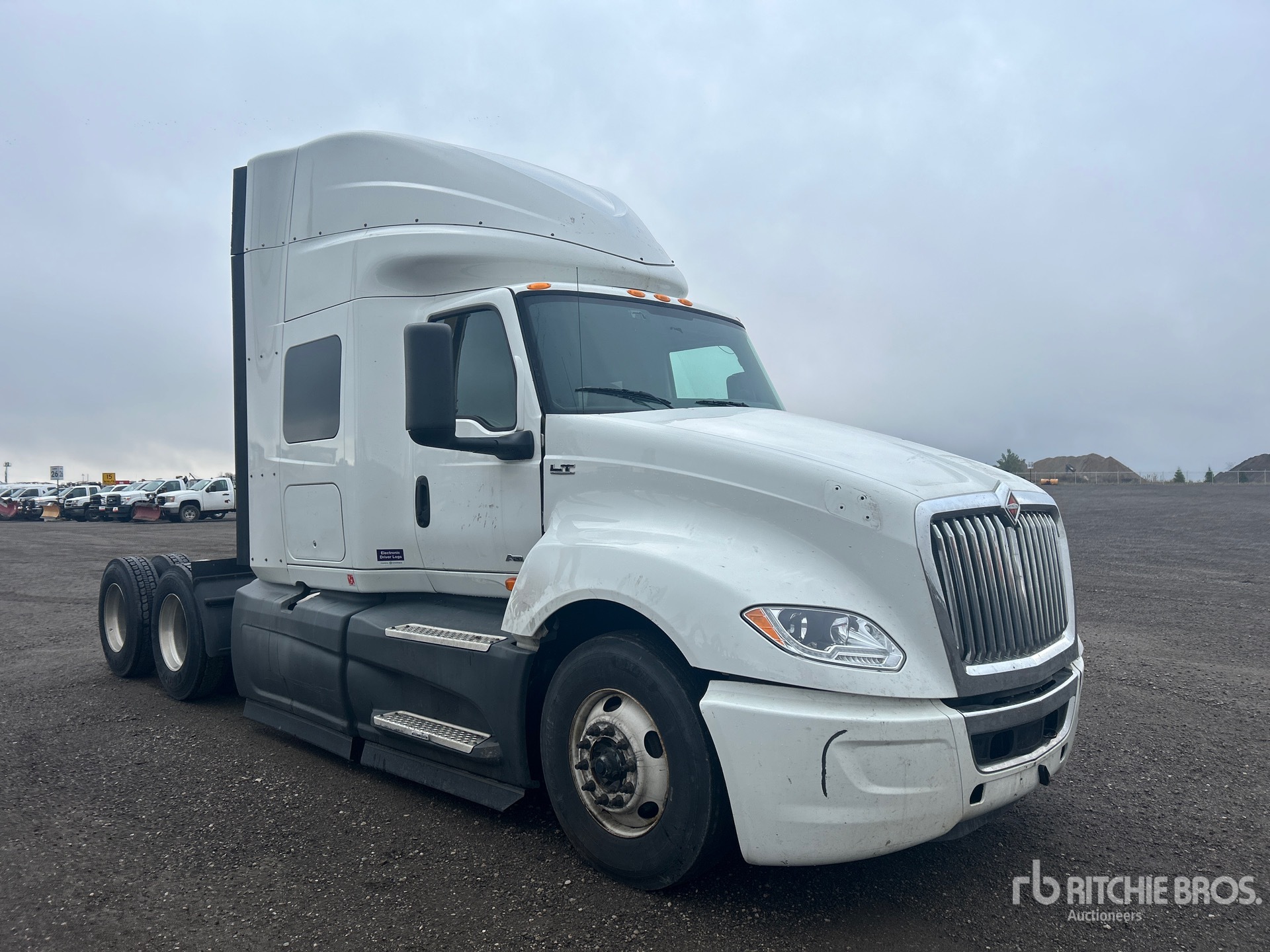 General Appearance with Bild, Ecke vorne rechts