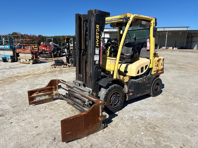 2016 Hyster H80FT 4950 lb Pneumatic Tire Forklift