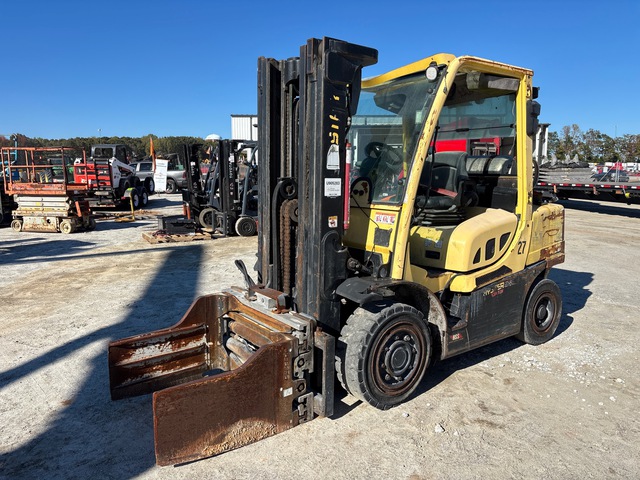 2017 Hyster H80FT 4950 lb Pneumatic Tire Forklift