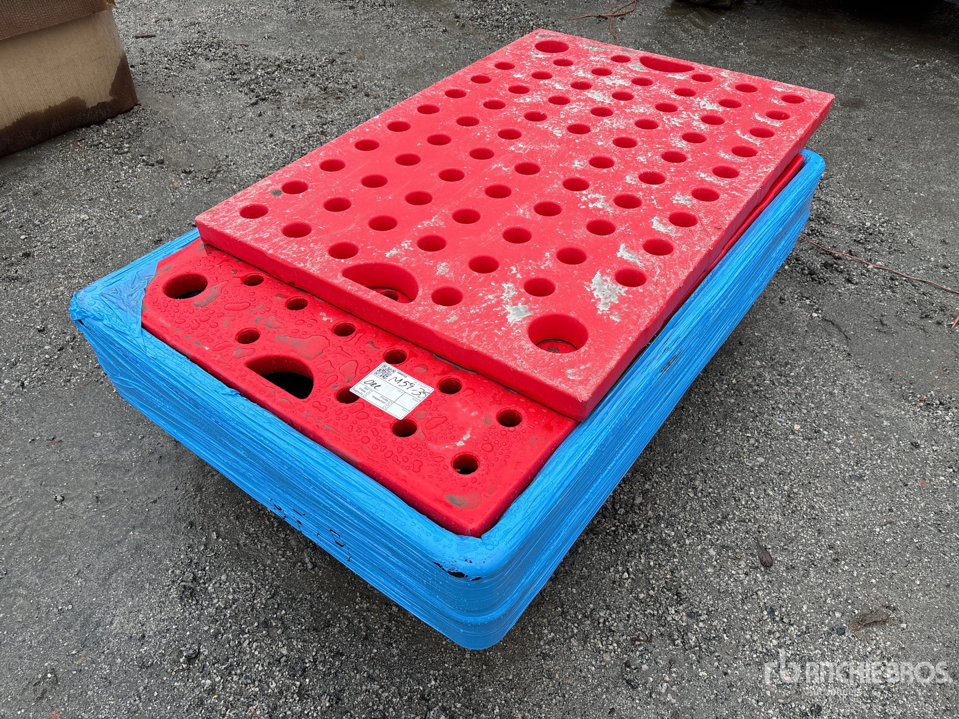 Aspect général with Image, coin arrière droit