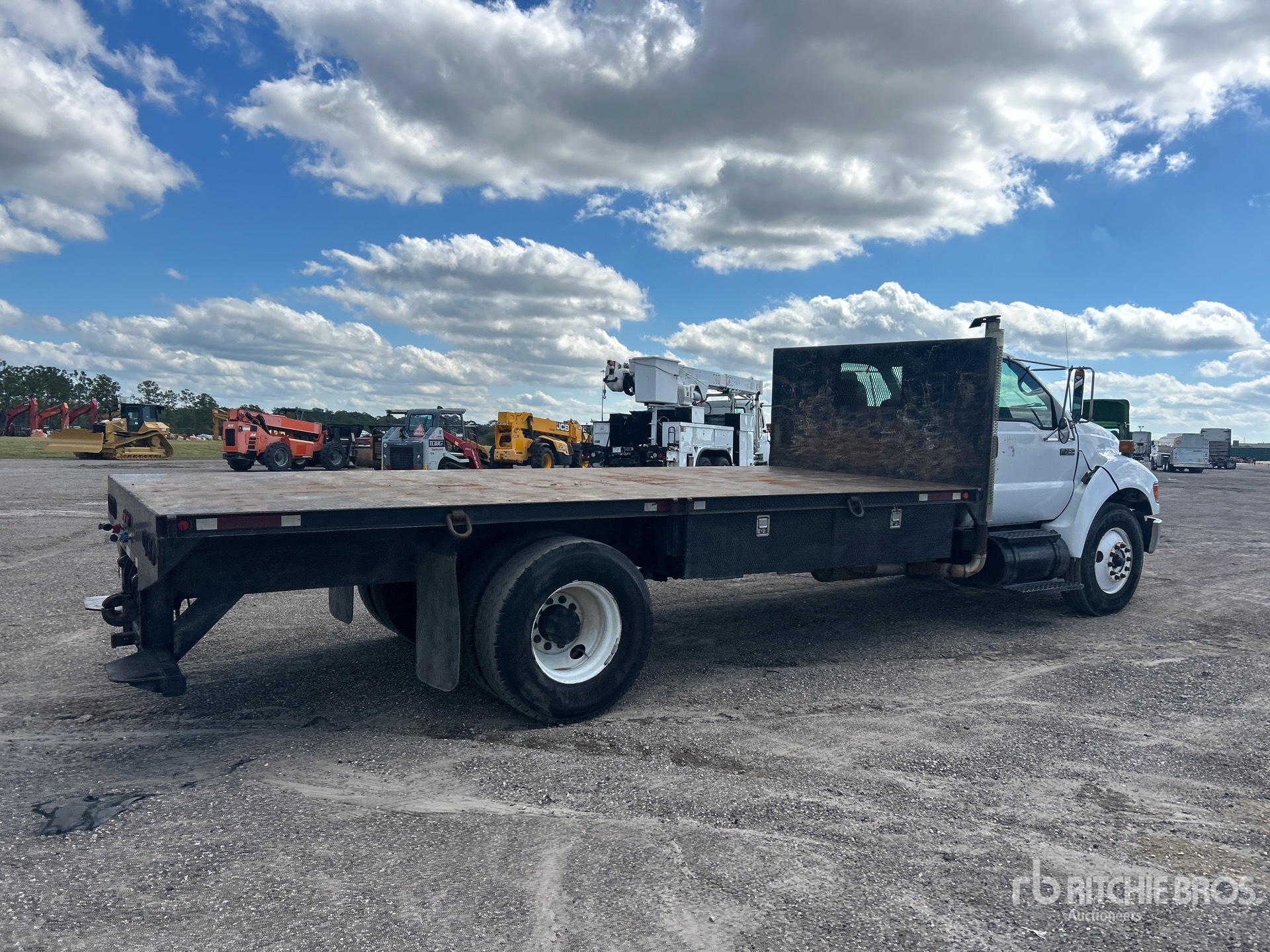 Aspect général with Image, coin arrière droit