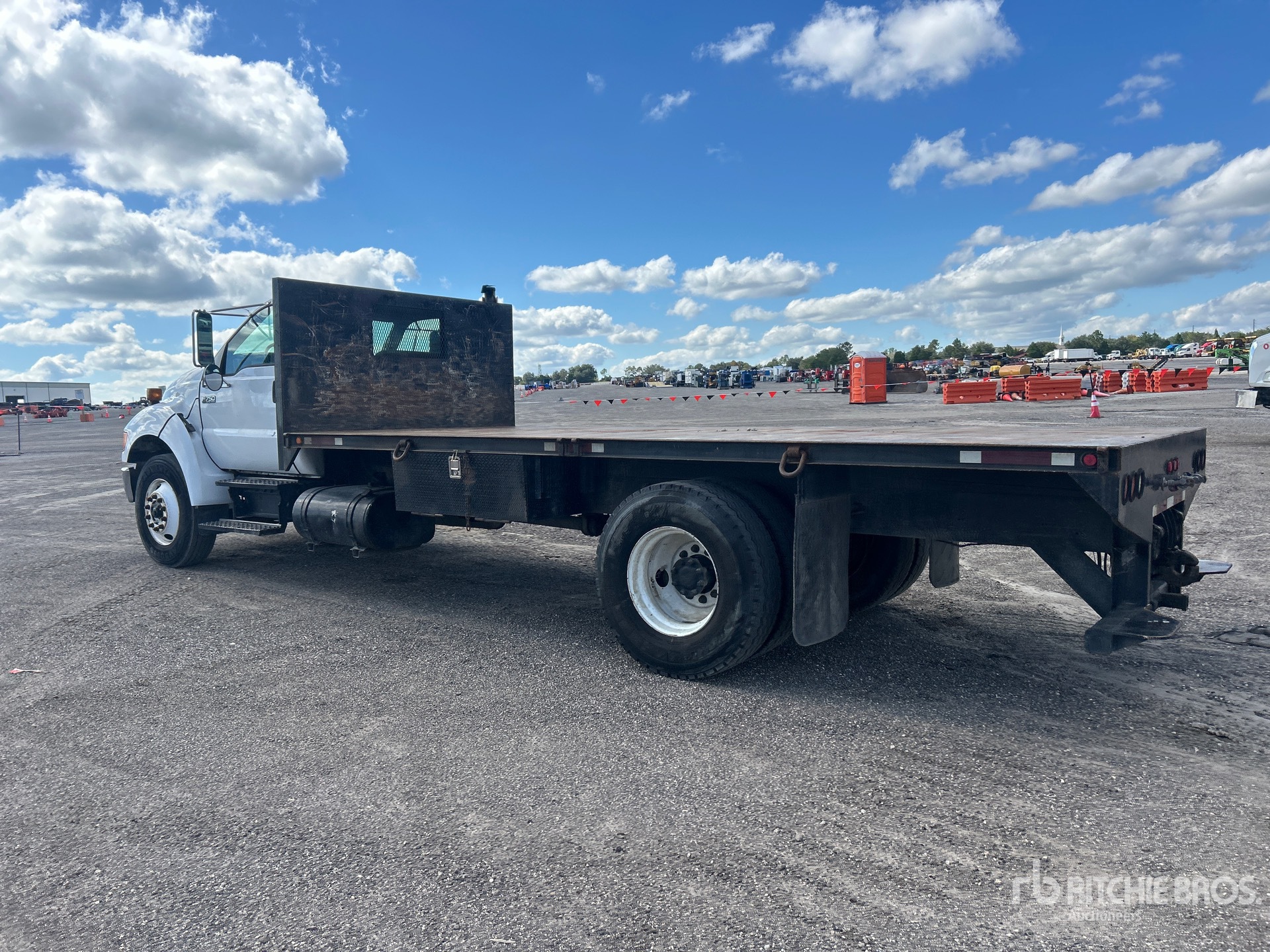 Aspect général with Image, coin arrière gauche