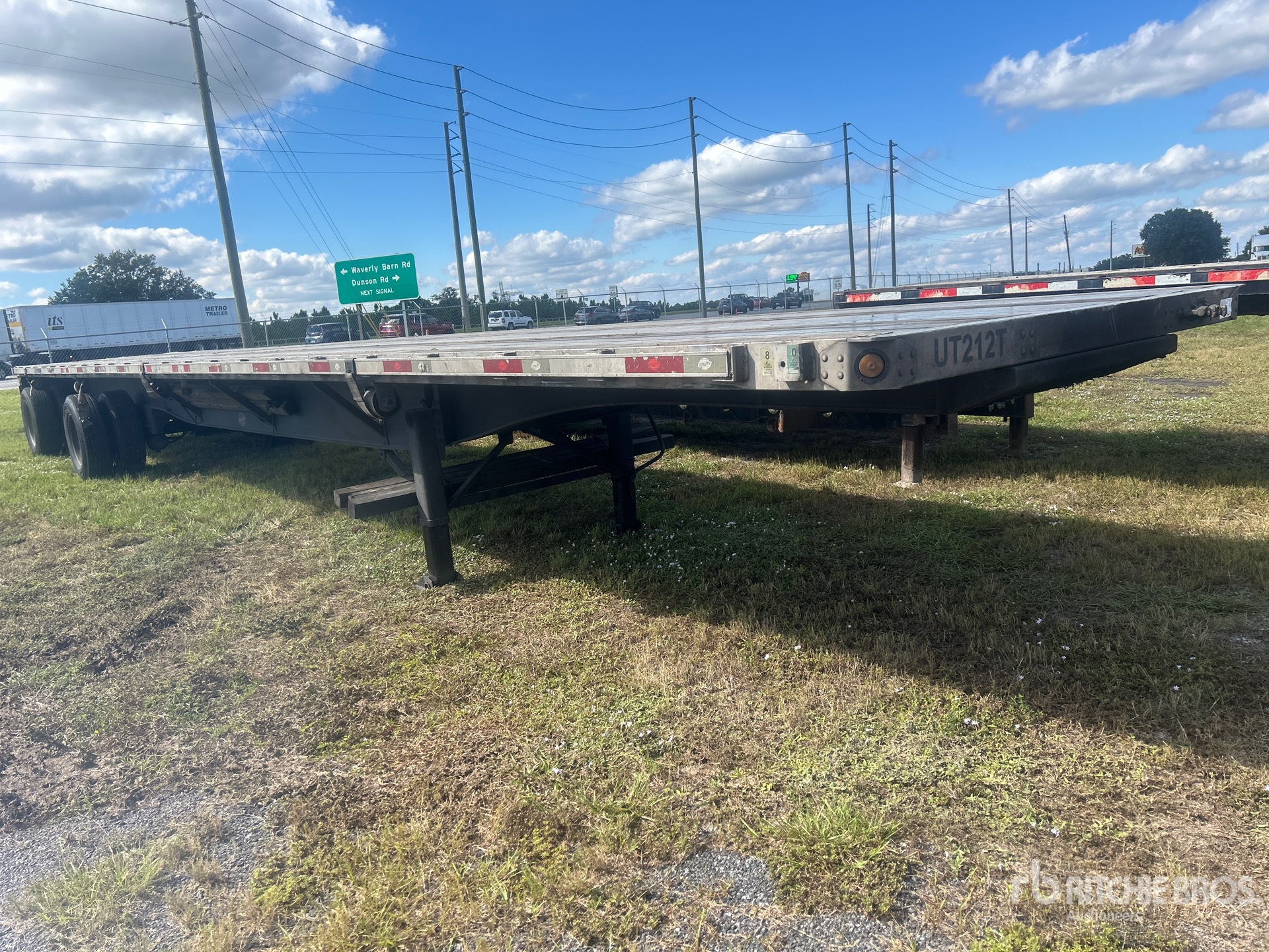 Aspect général with Image, coin avant droit