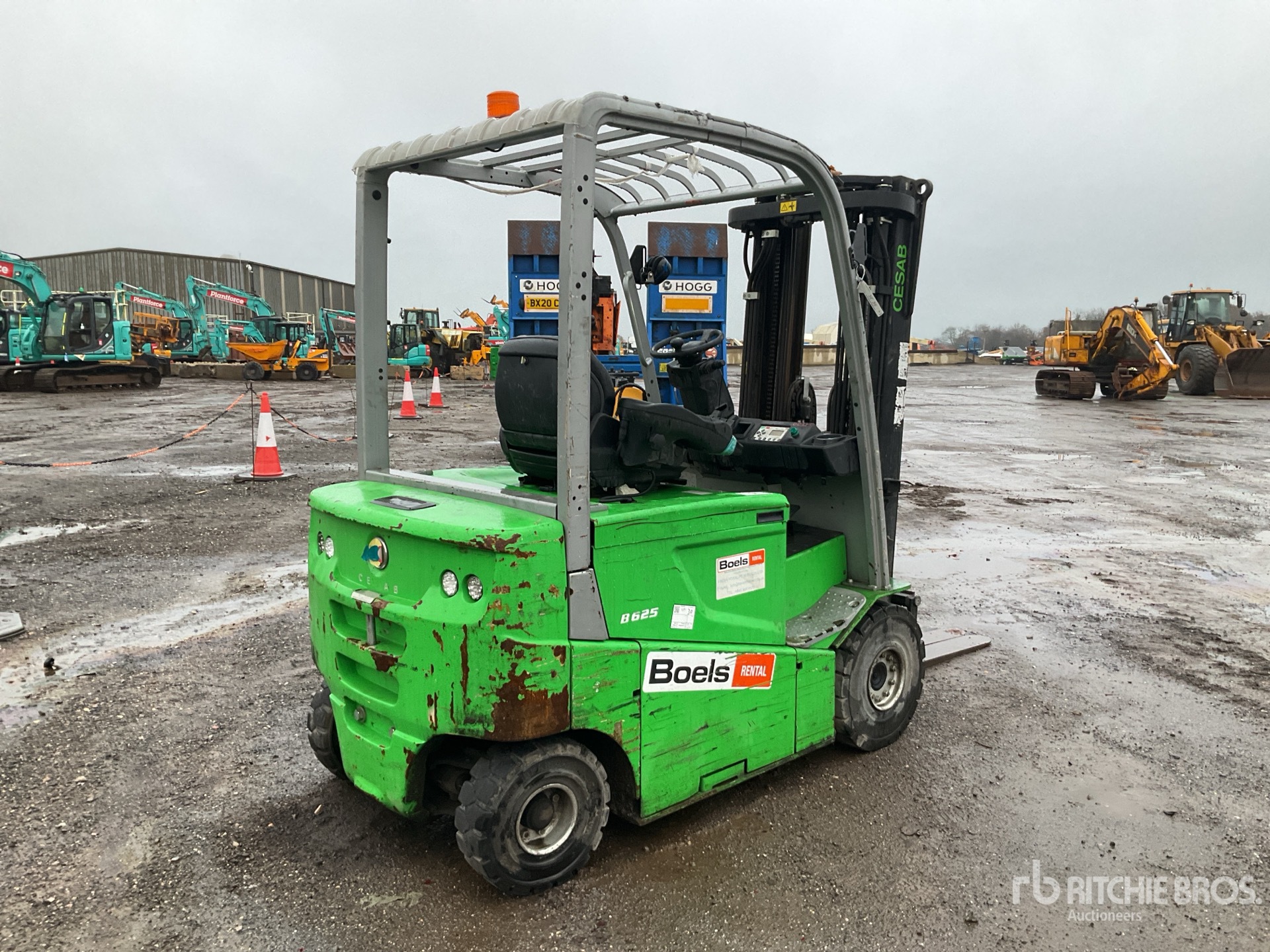 General Appearance with Picture, Right Rear Corner