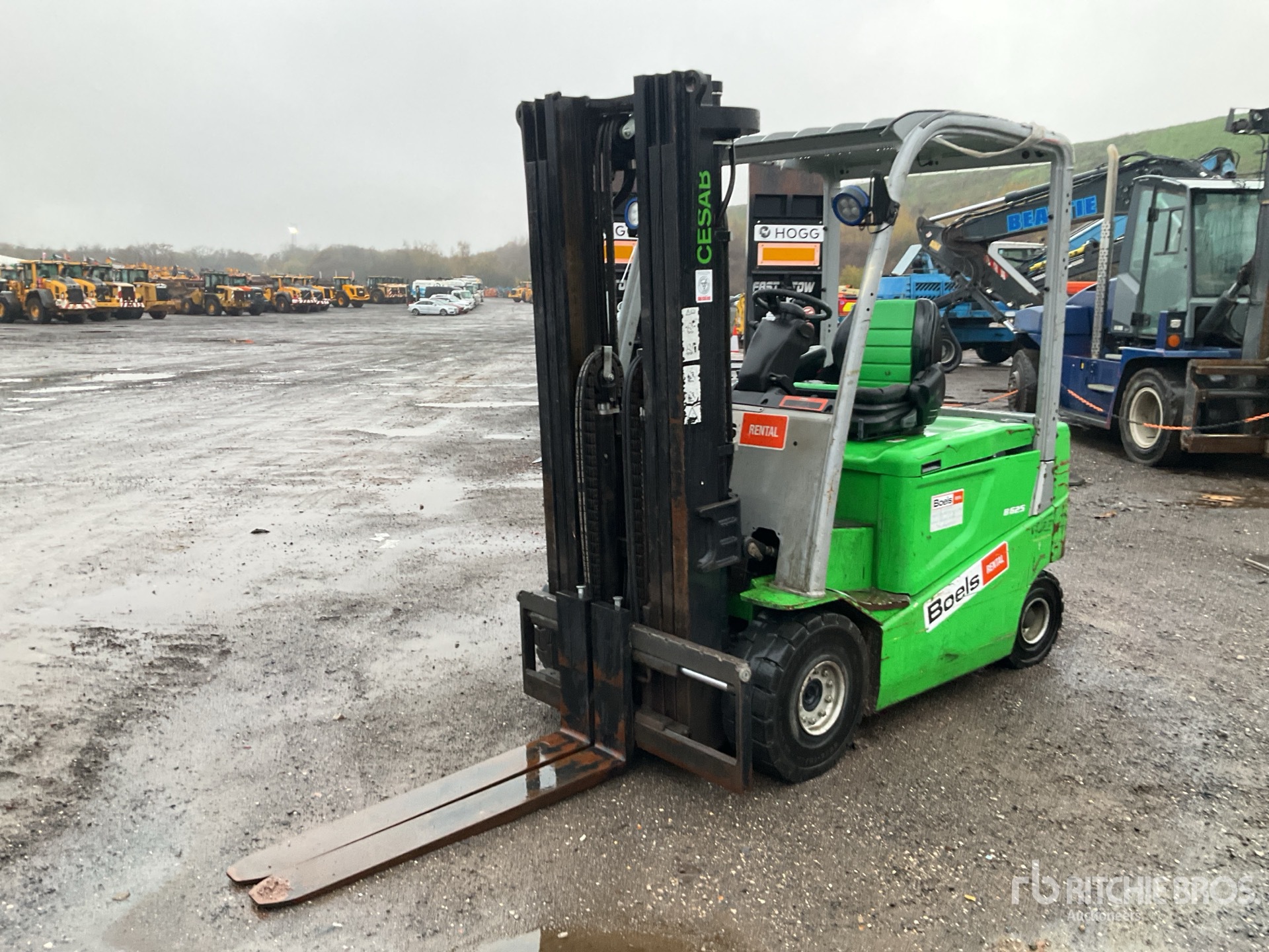 General Appearance with Picture, Left Front Corner