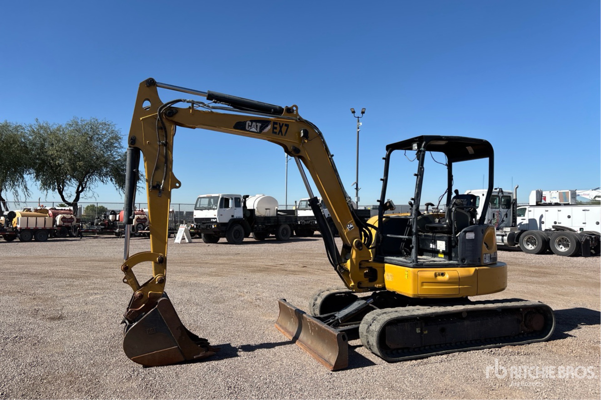 General Appearance with Picture, Left Front Corner