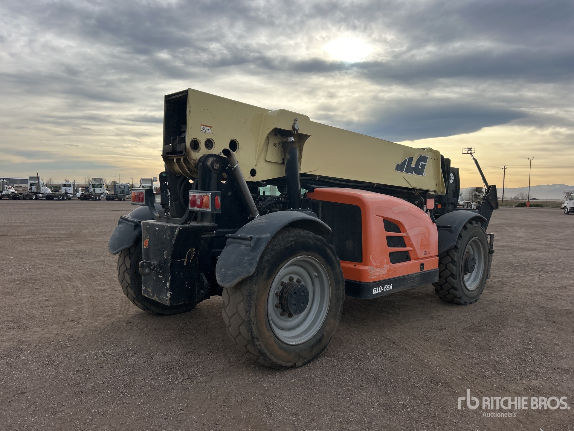 Aspect général with Image, coin arrière droit