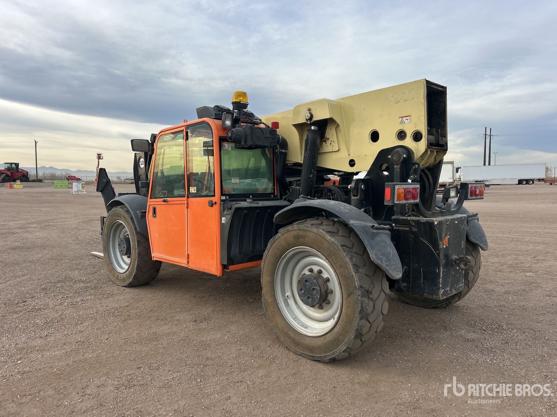 Aspect général with Image, coin arrière gauche