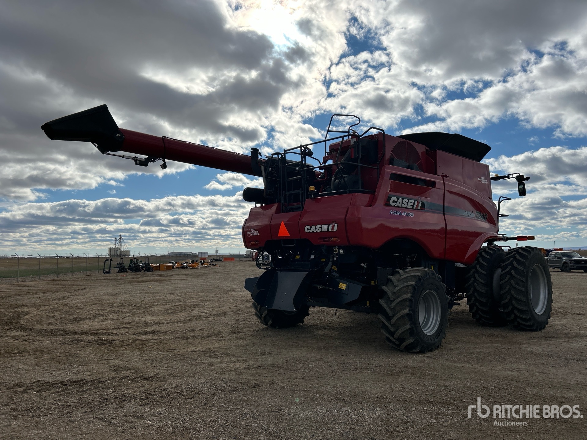 Aspect général with Image, coin arrière droit