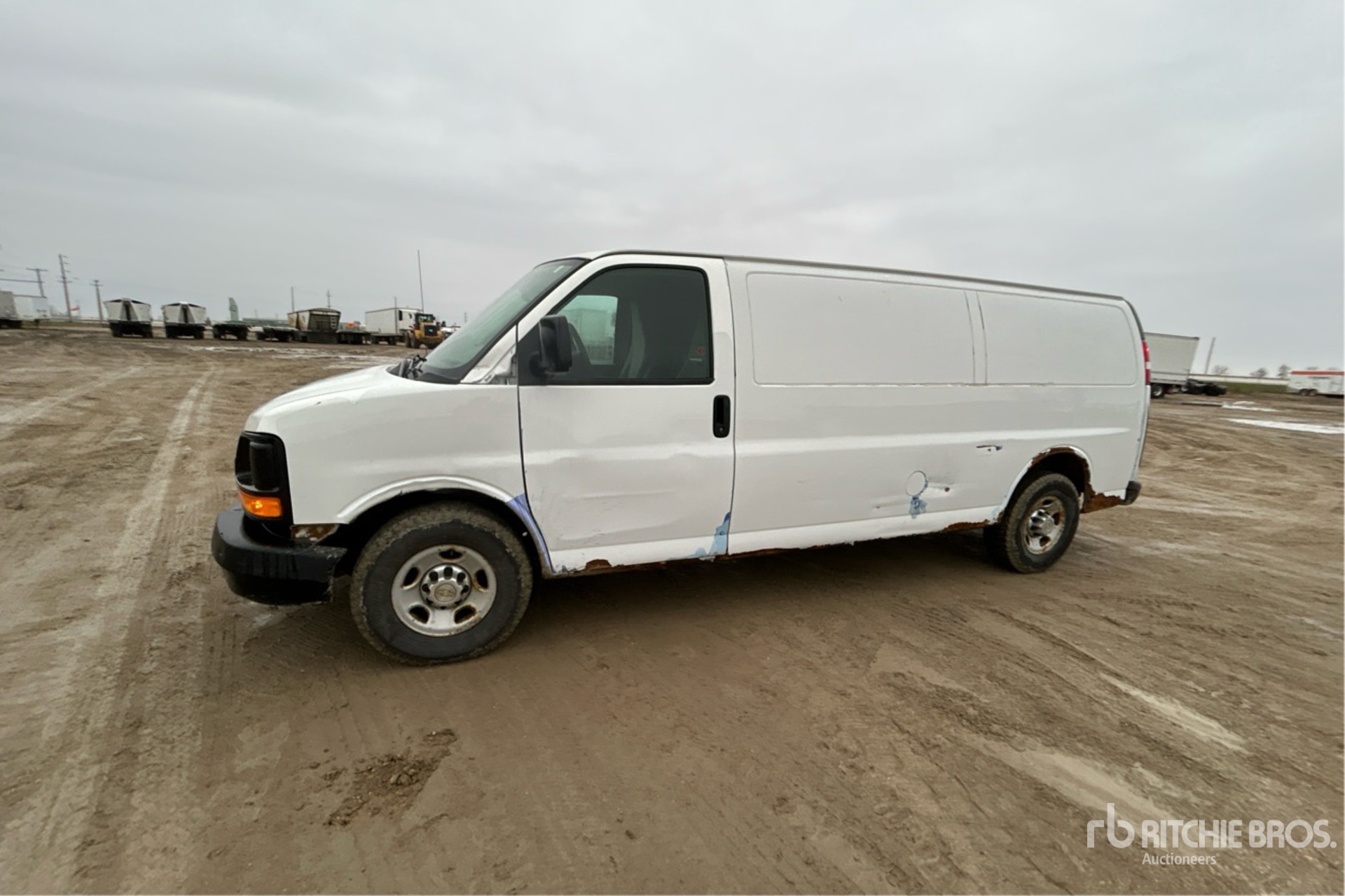 General Appearance with Foto, angolo anteriore sinistro