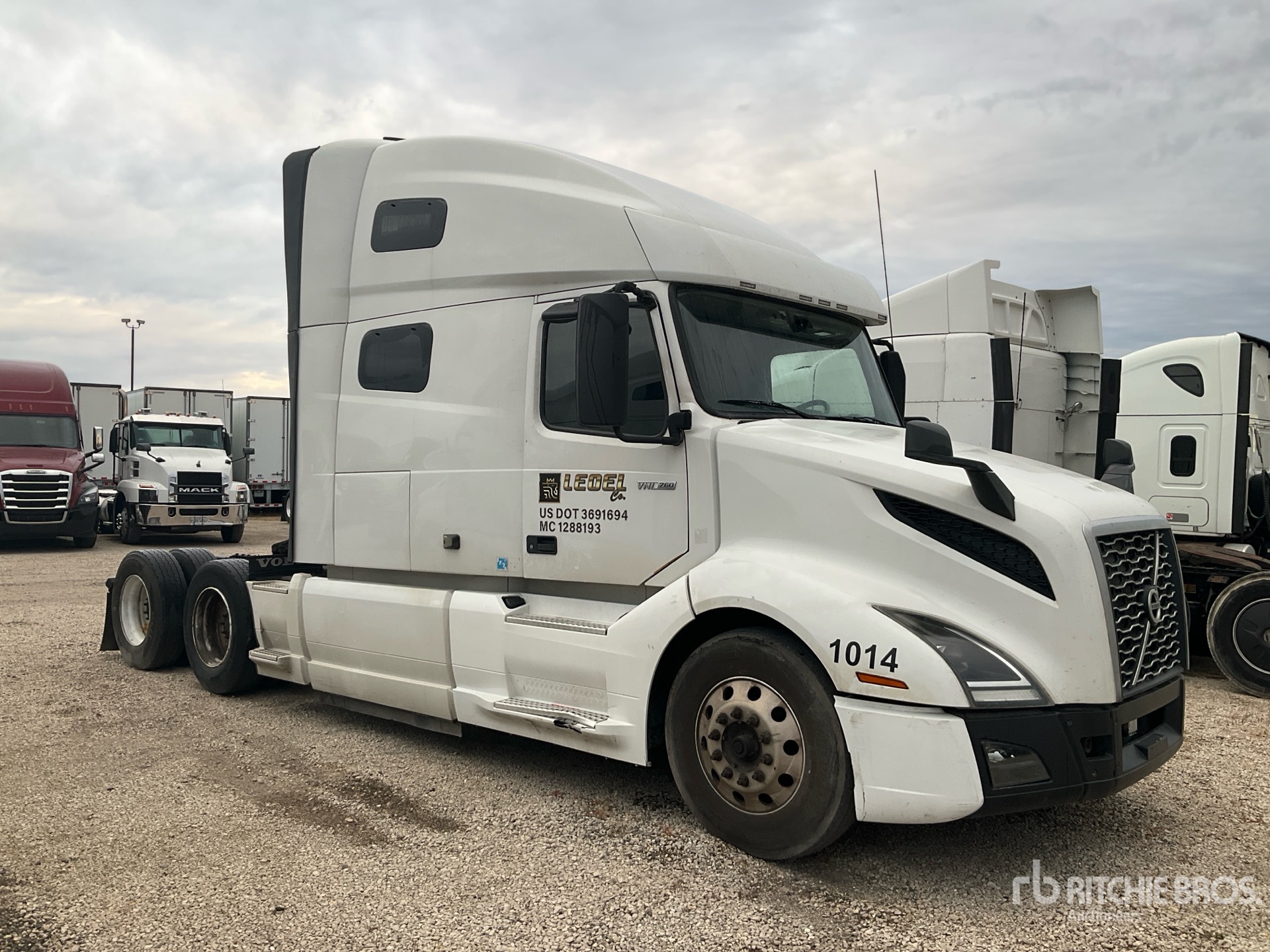 General Appearance with Picture, Right Front Corner