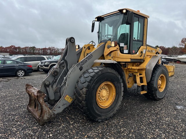 Volvo L90F Wheel Loader