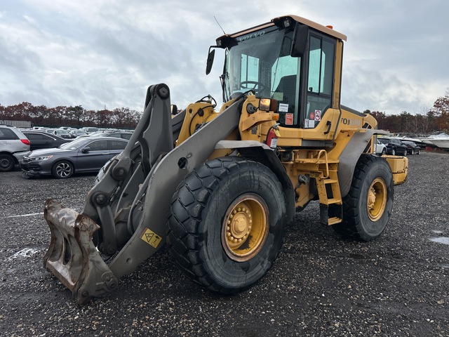 Volvo L90F Wheel Loader