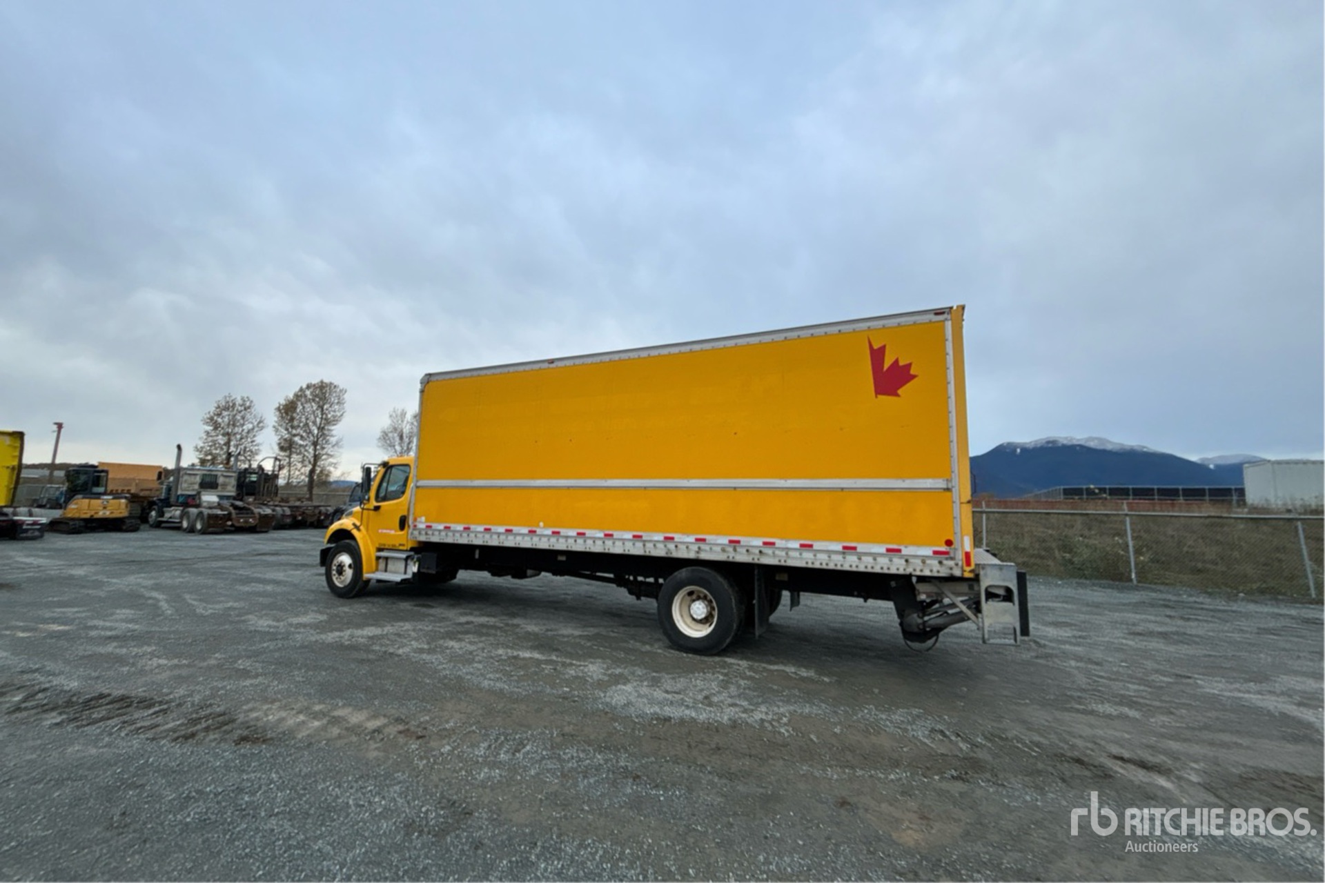 Aspect général with Image, coin arrière gauche