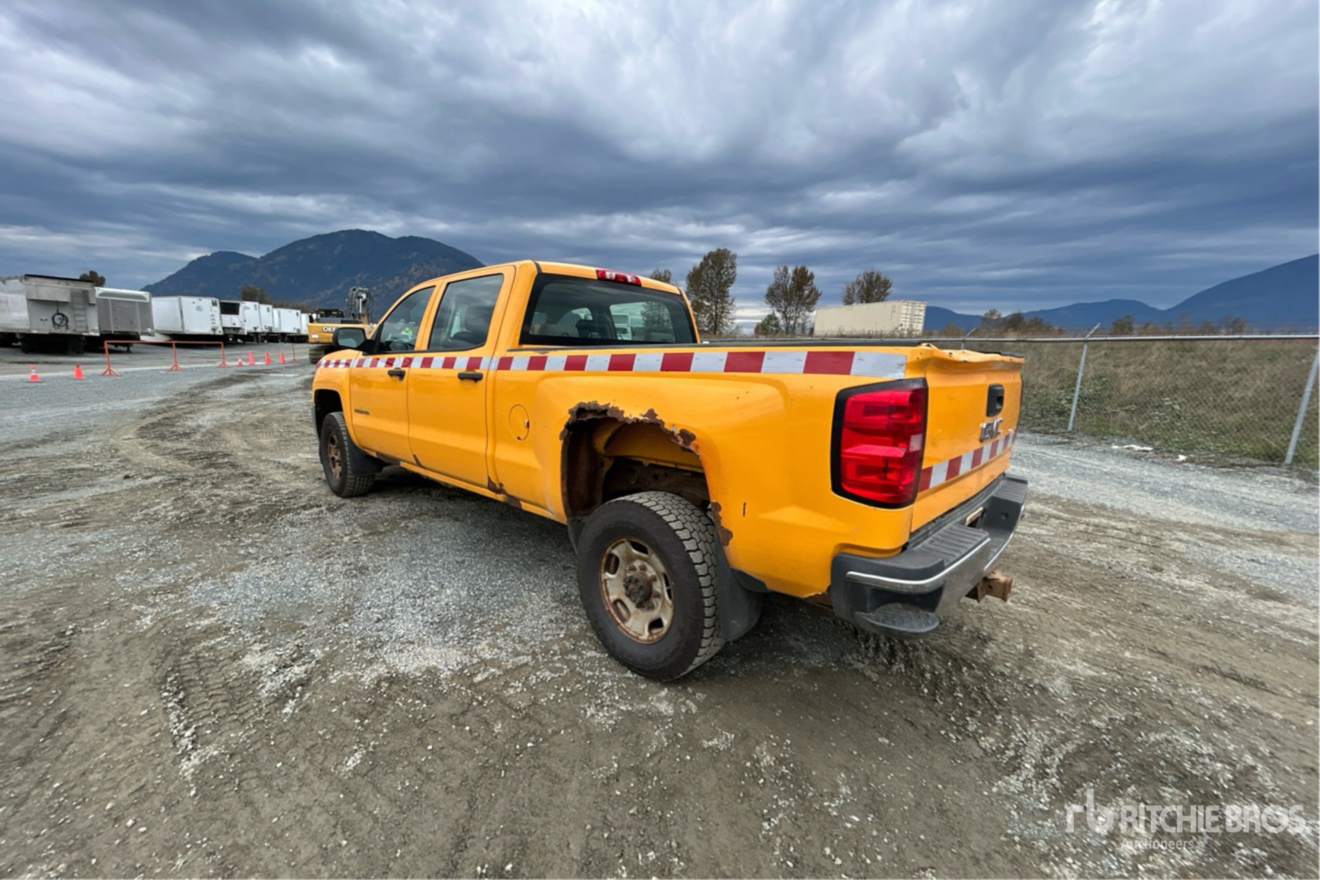 General Appearance with Picture, Left Rear Corner